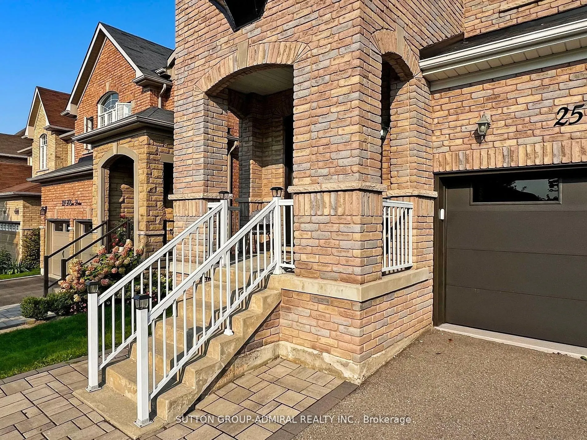 25 D'eva Drive