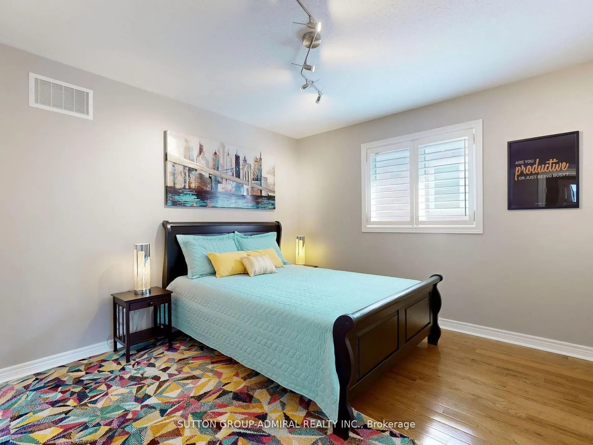 25 D'eva Drive