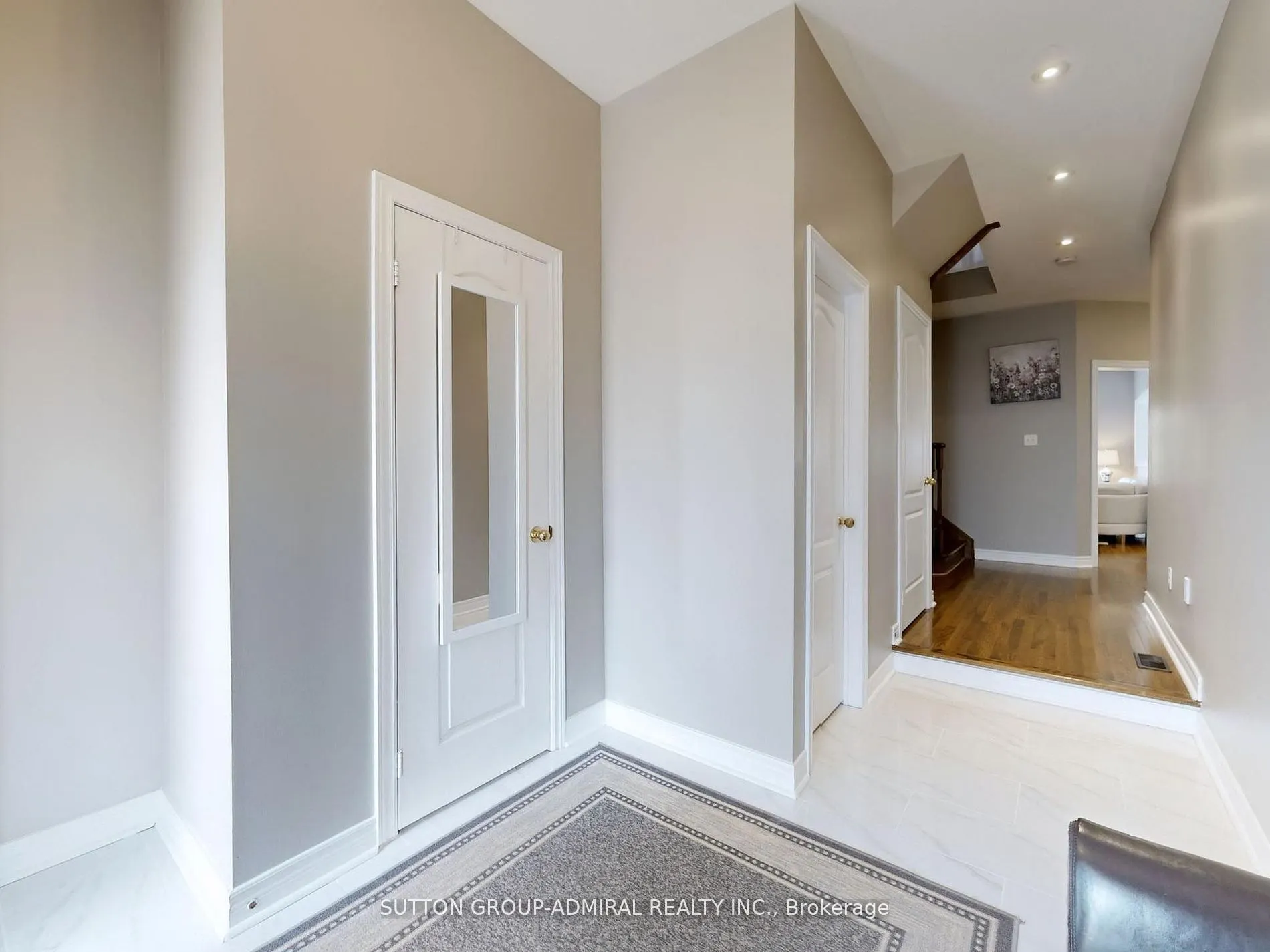 25 D'eva Drive
