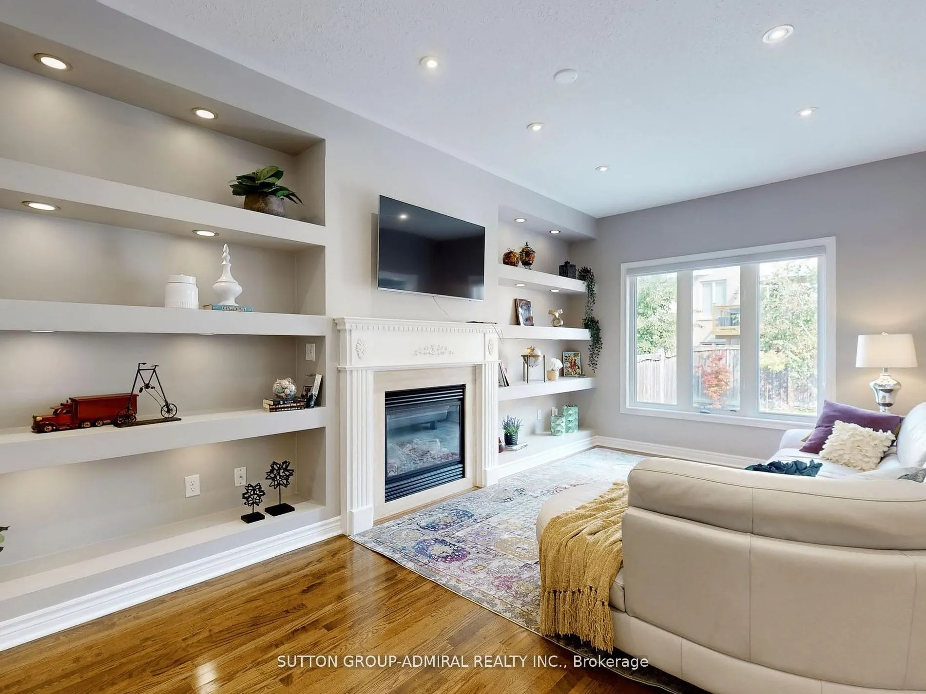 25 D'eva Drive