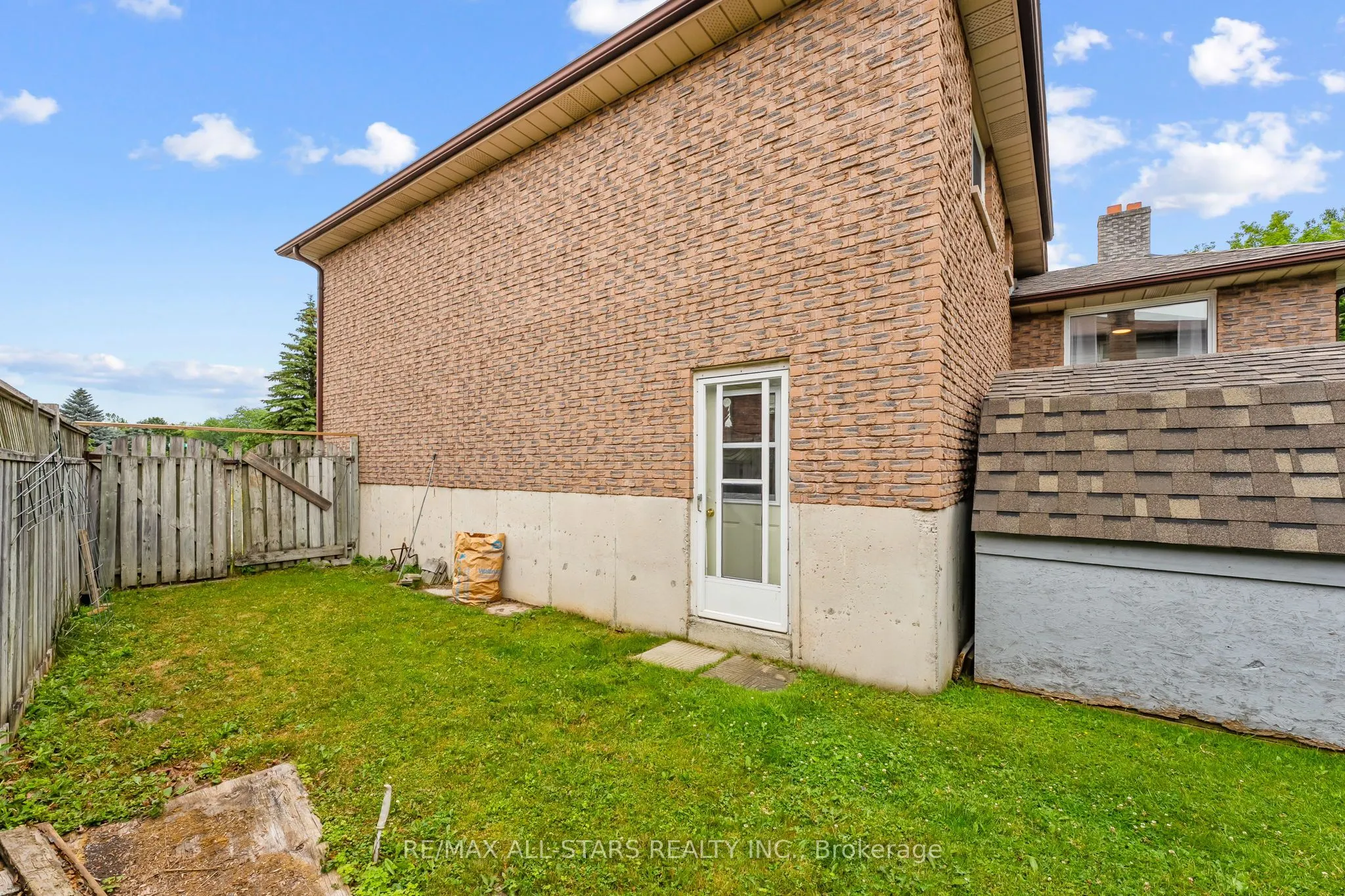 3 Fairwood Drive