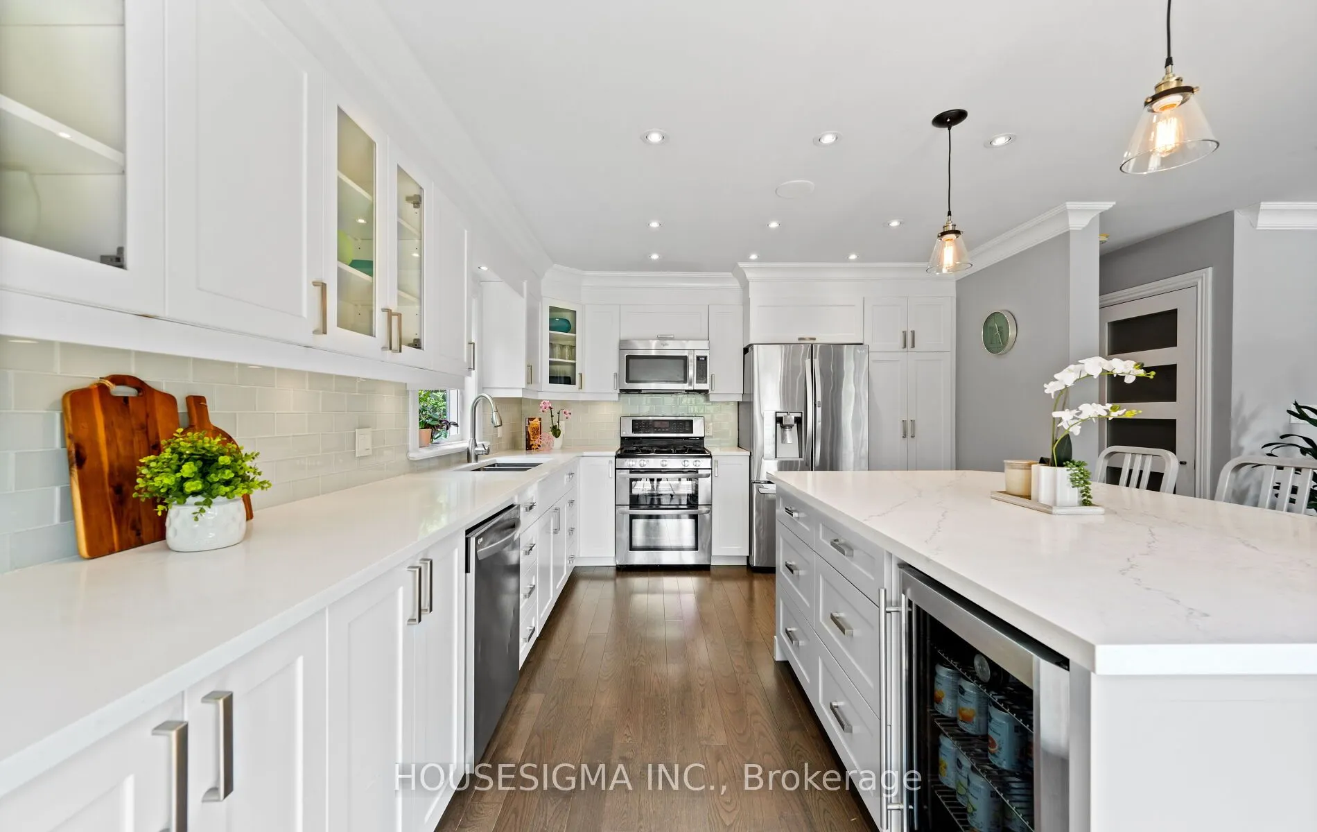 6053 Hillsdale Drive