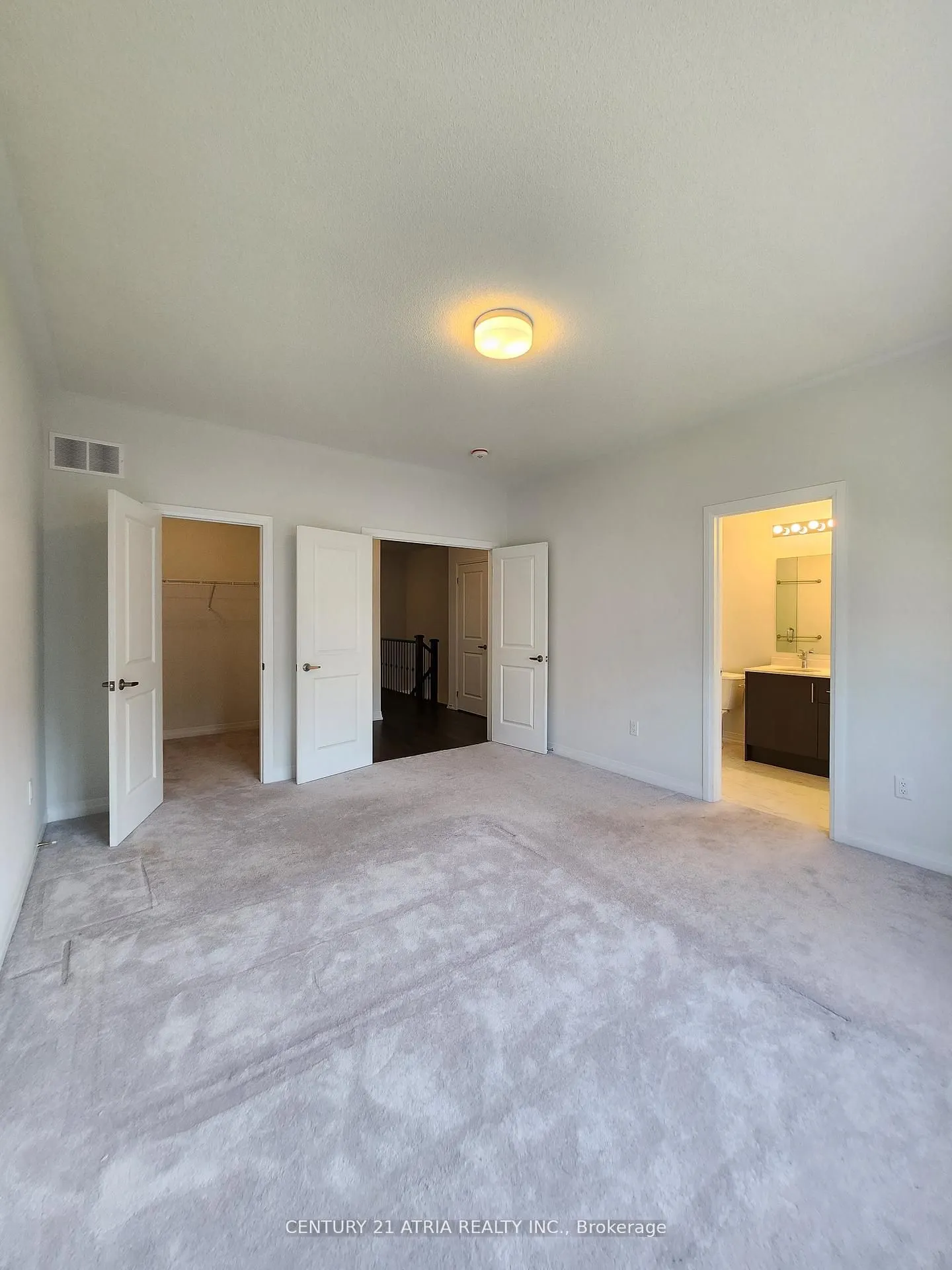 97 Schmeltzer Crescent