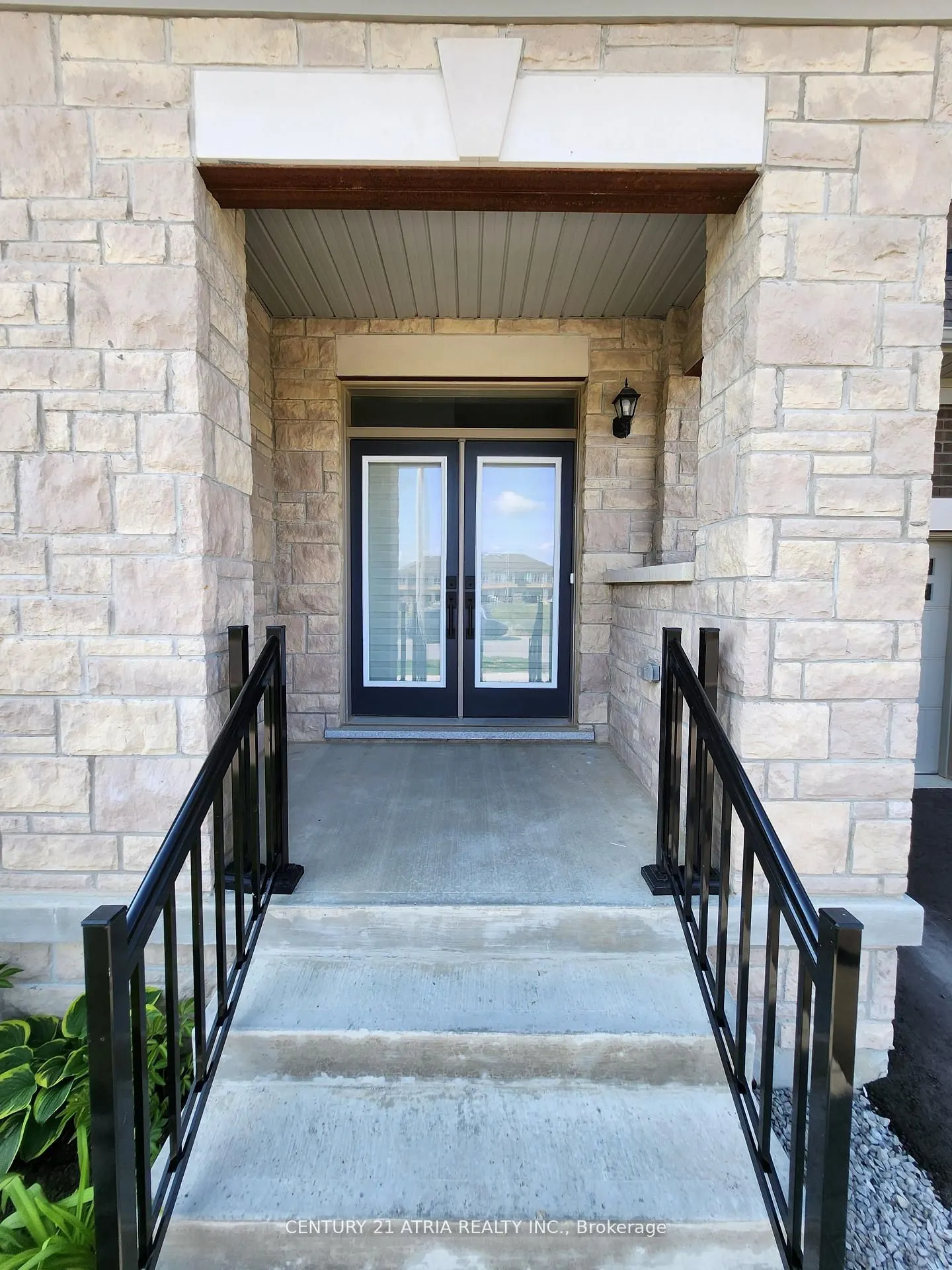 97 Schmeltzer Crescent