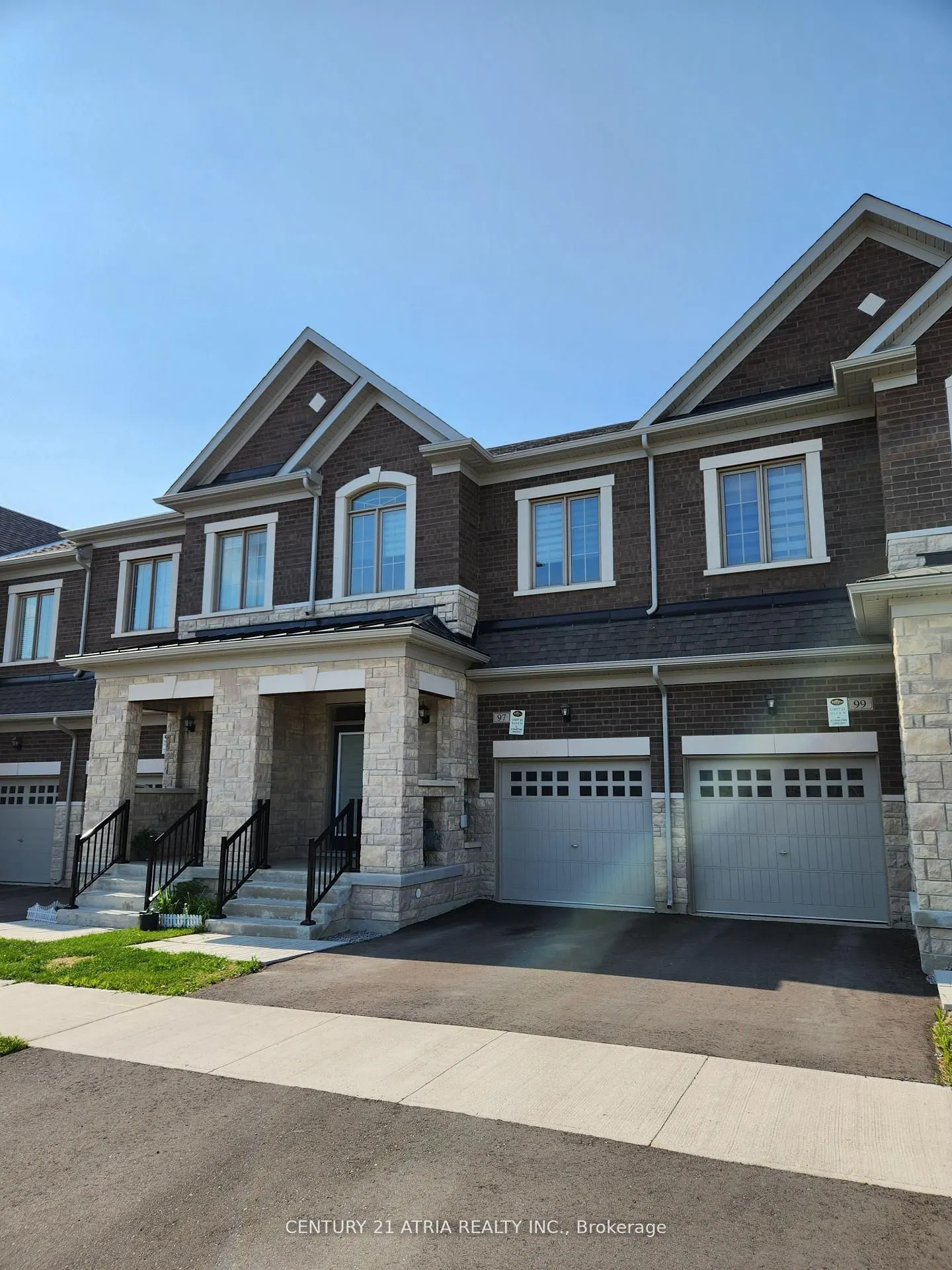 97 Schmeltzer Crescent