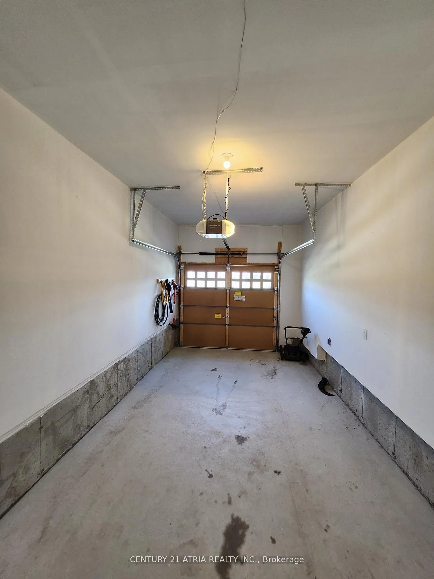 97 Schmeltzer Crescent