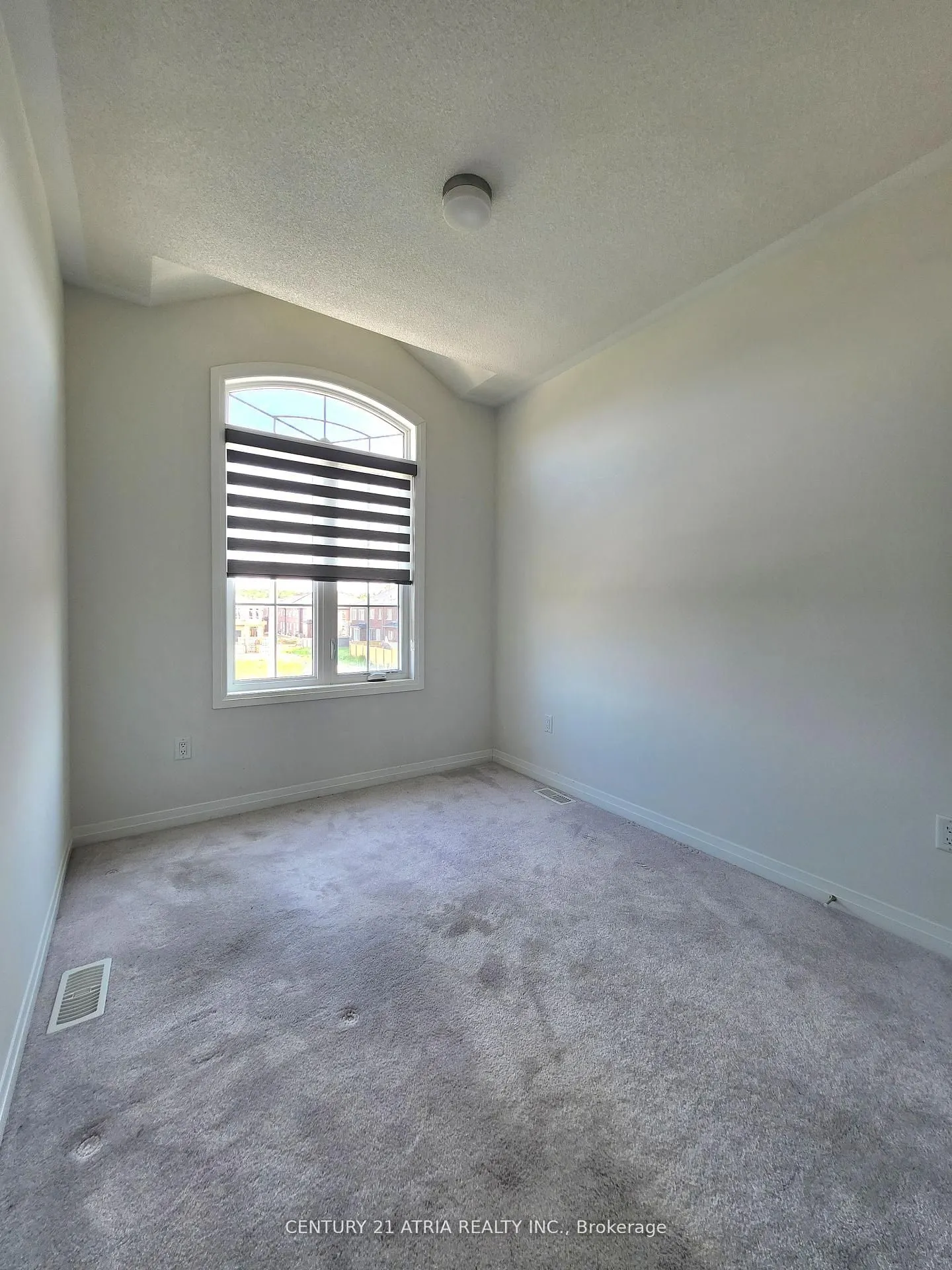 97 Schmeltzer Crescent