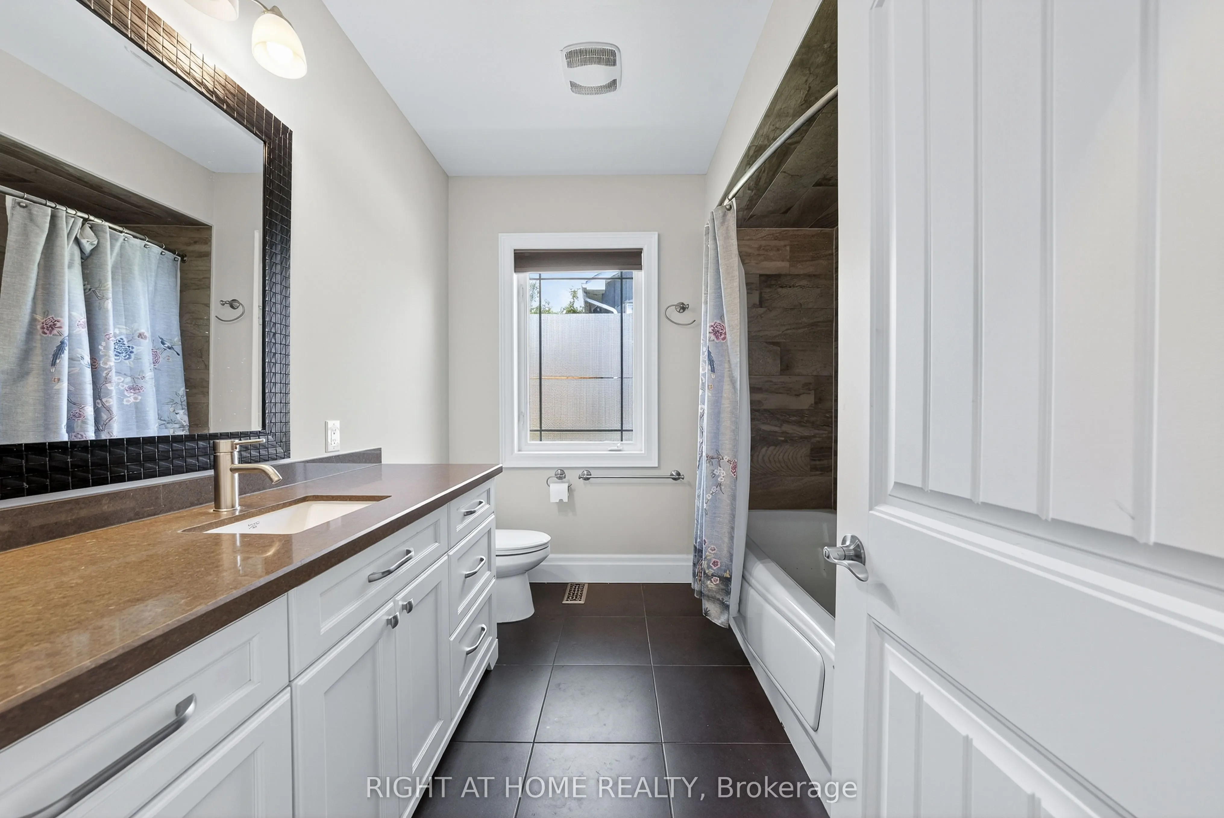 3500 Crescent Harbour Road