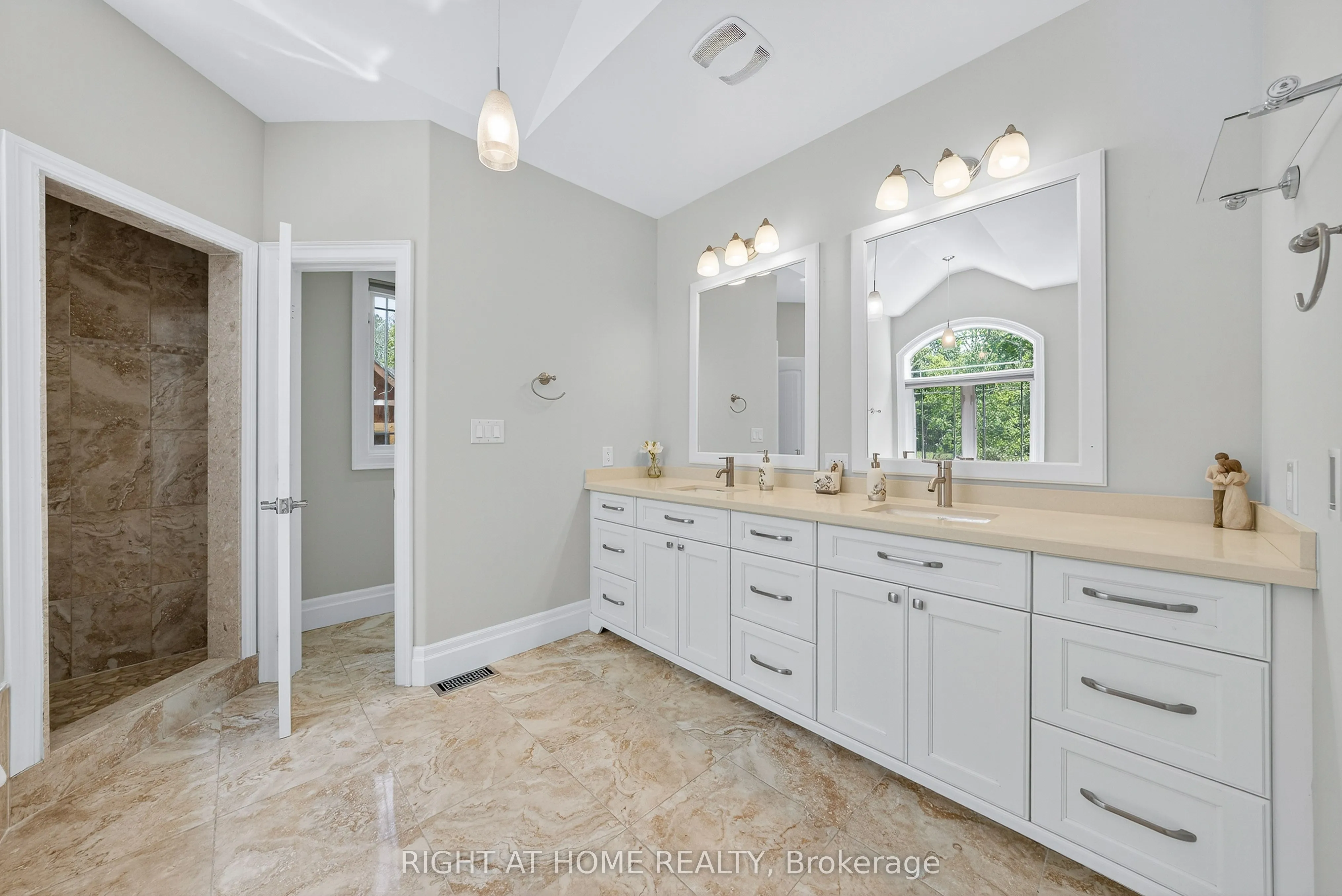3500 Crescent Harbour Road