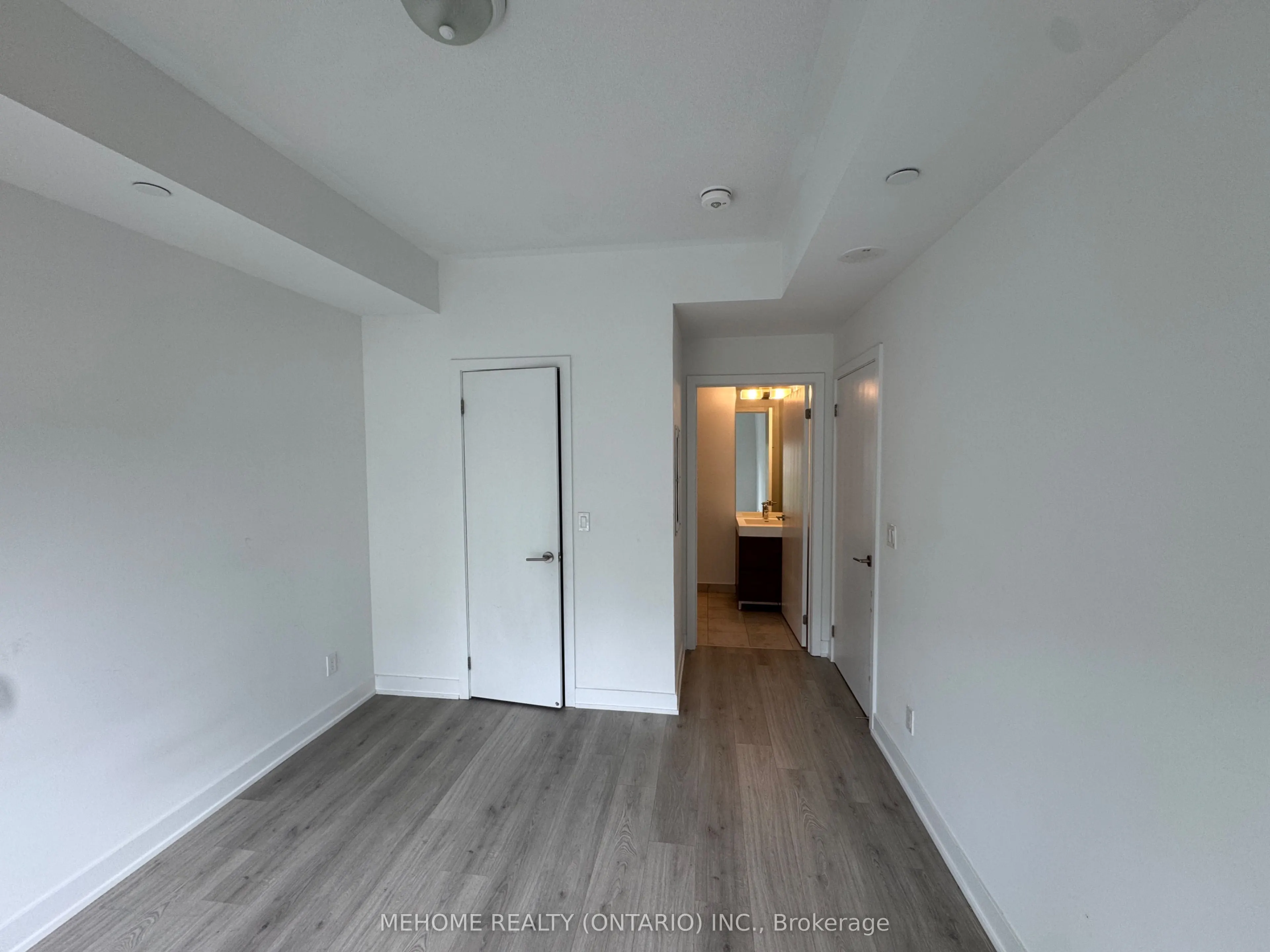 1709 Bur Oak Avenue, #207