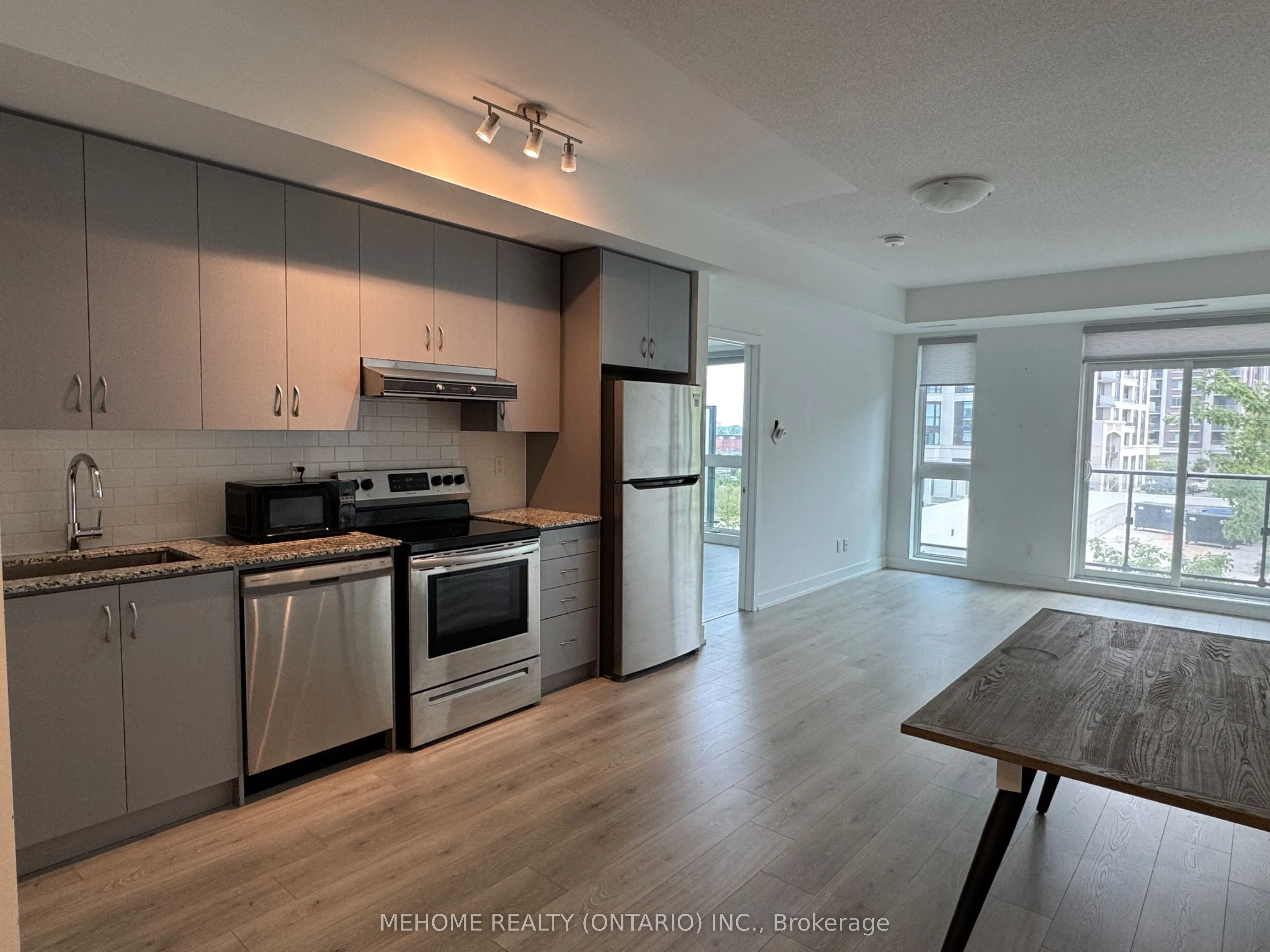 1709 Bur Oak Avenue, #207