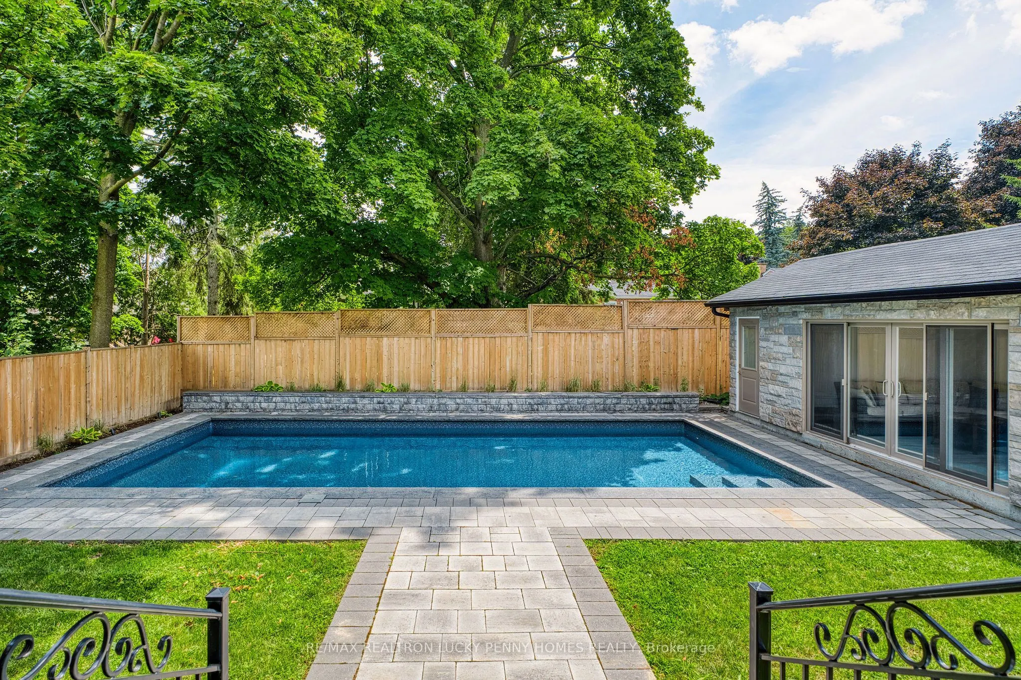 25 Talisman Crescent