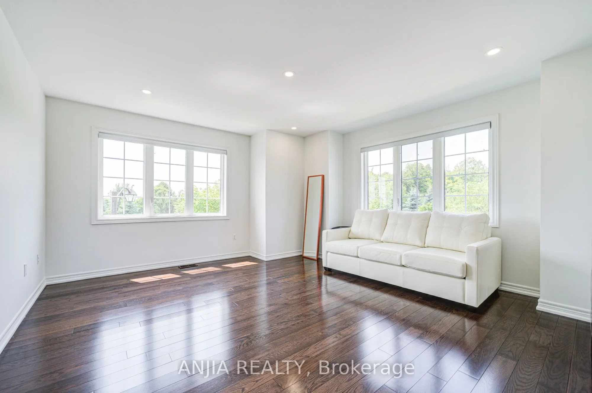 203 Richard Underhill Avenue