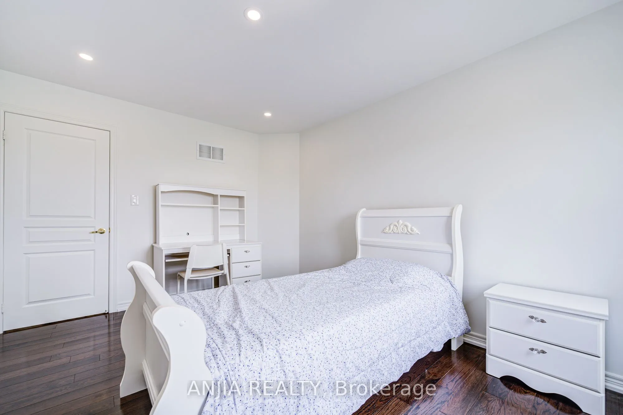 203 Richard Underhill Avenue