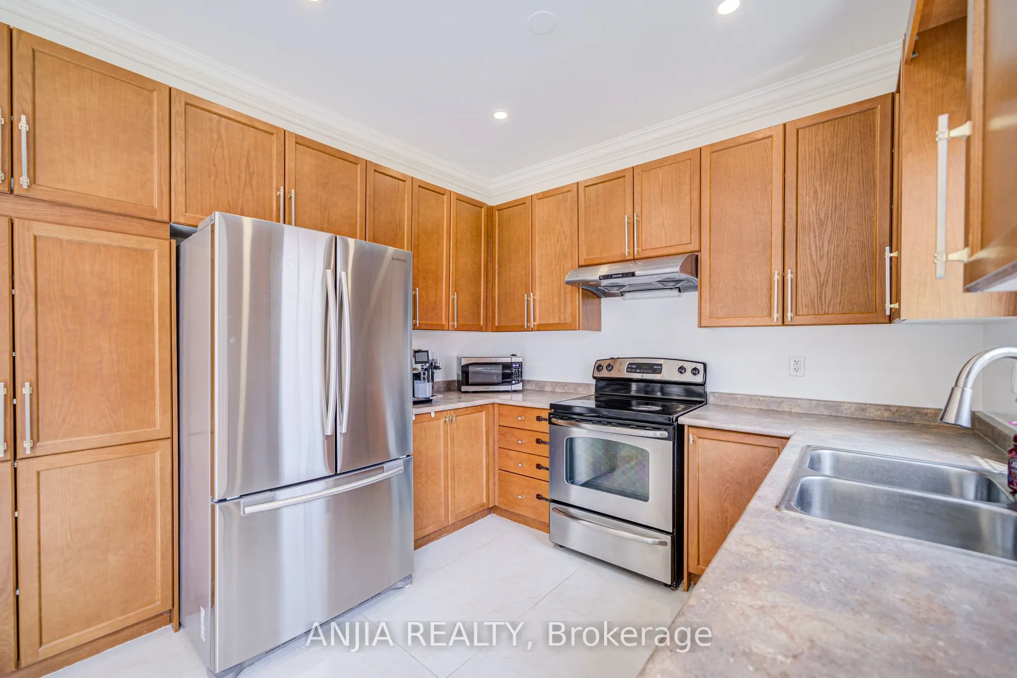 203 Richard Underhill Avenue
