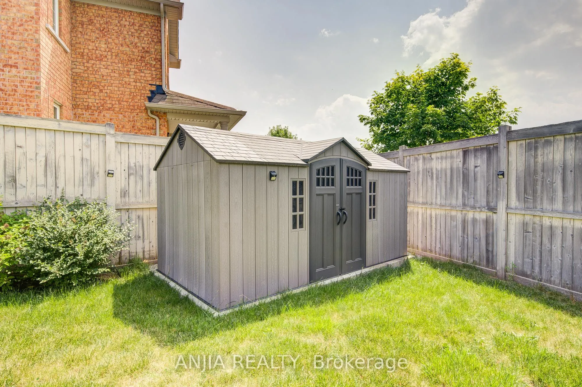 203 Richard Underhill Avenue