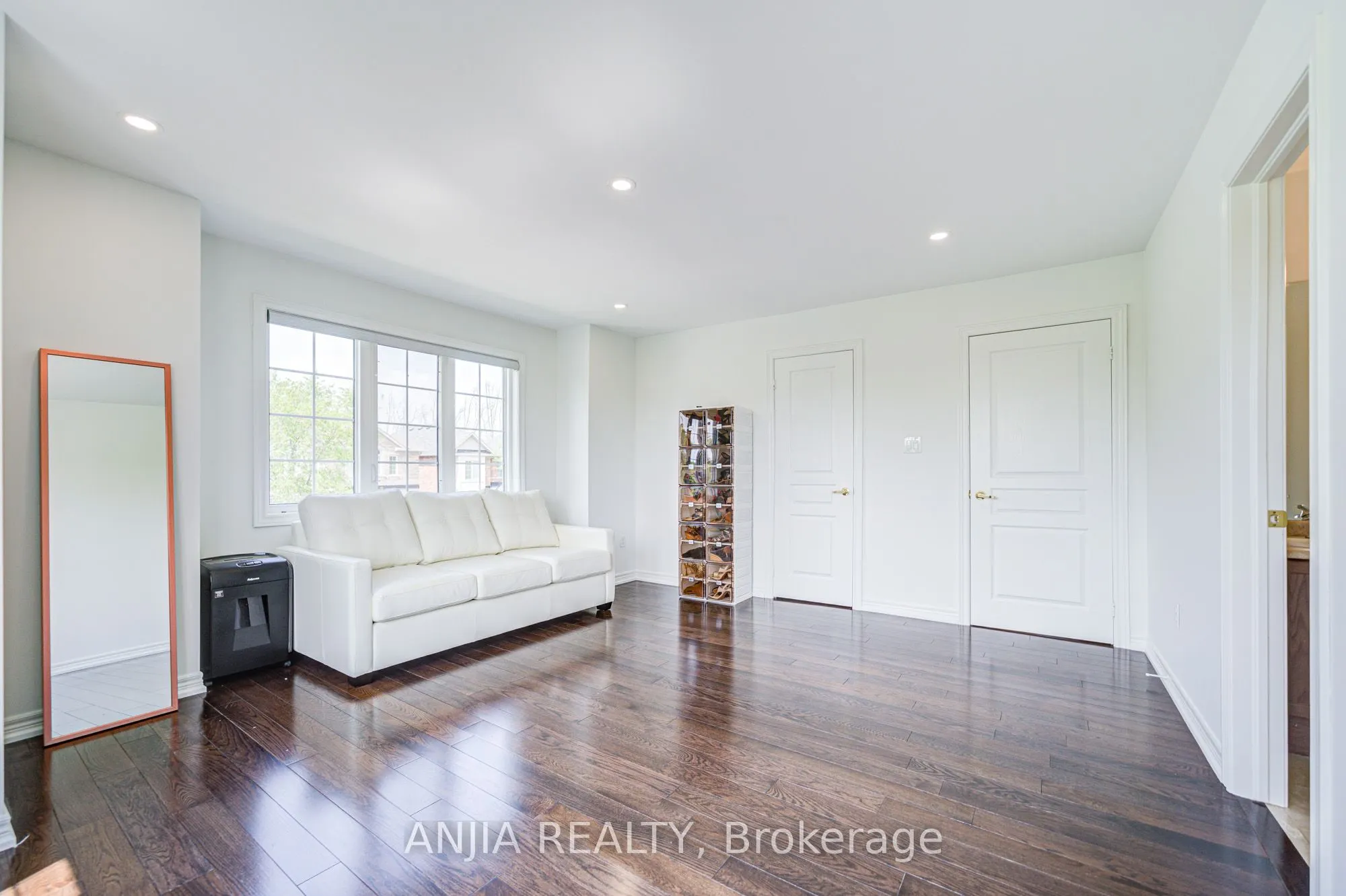 203 Richard Underhill Avenue