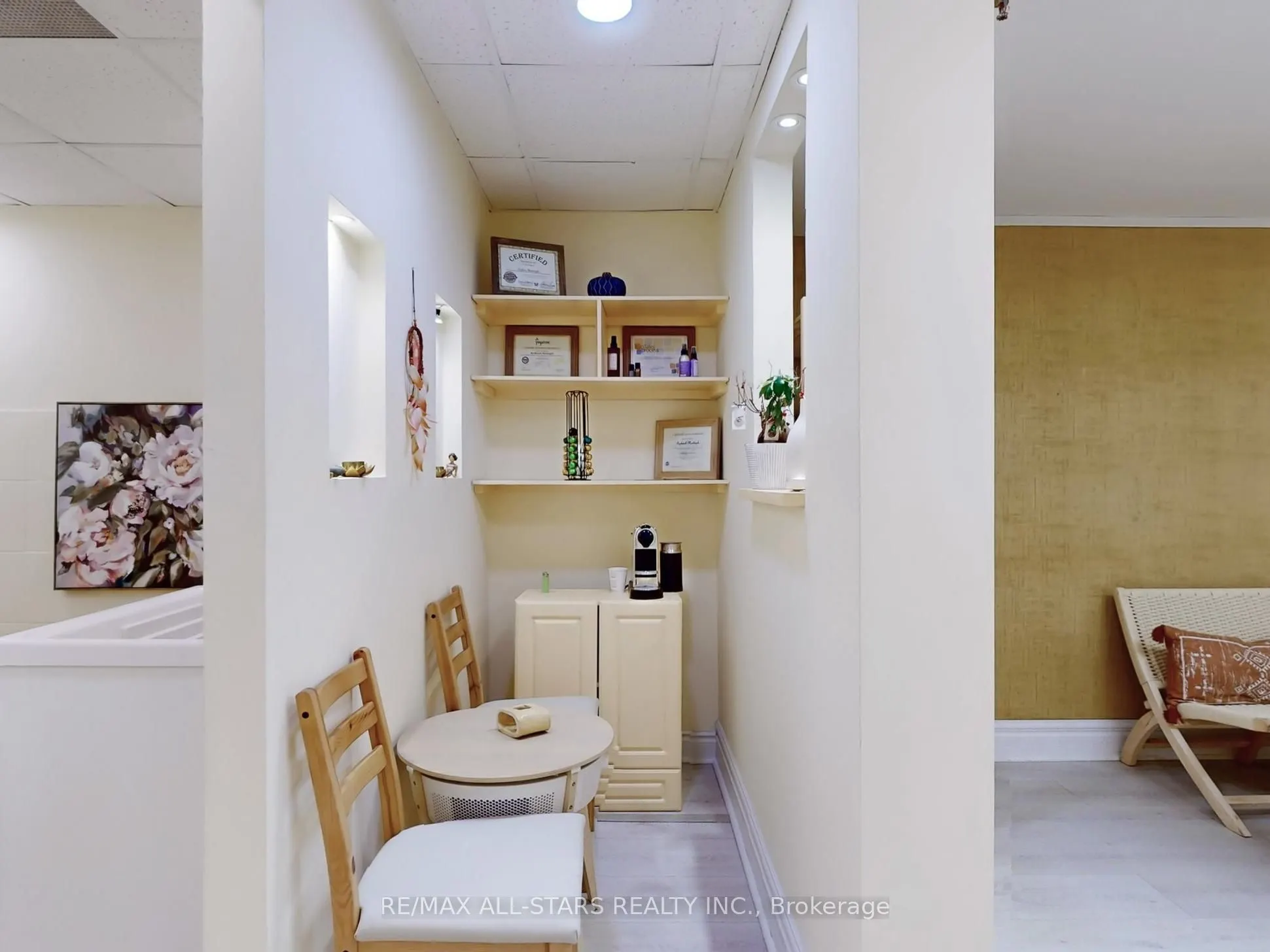 38 Wellington Street E, #3B
