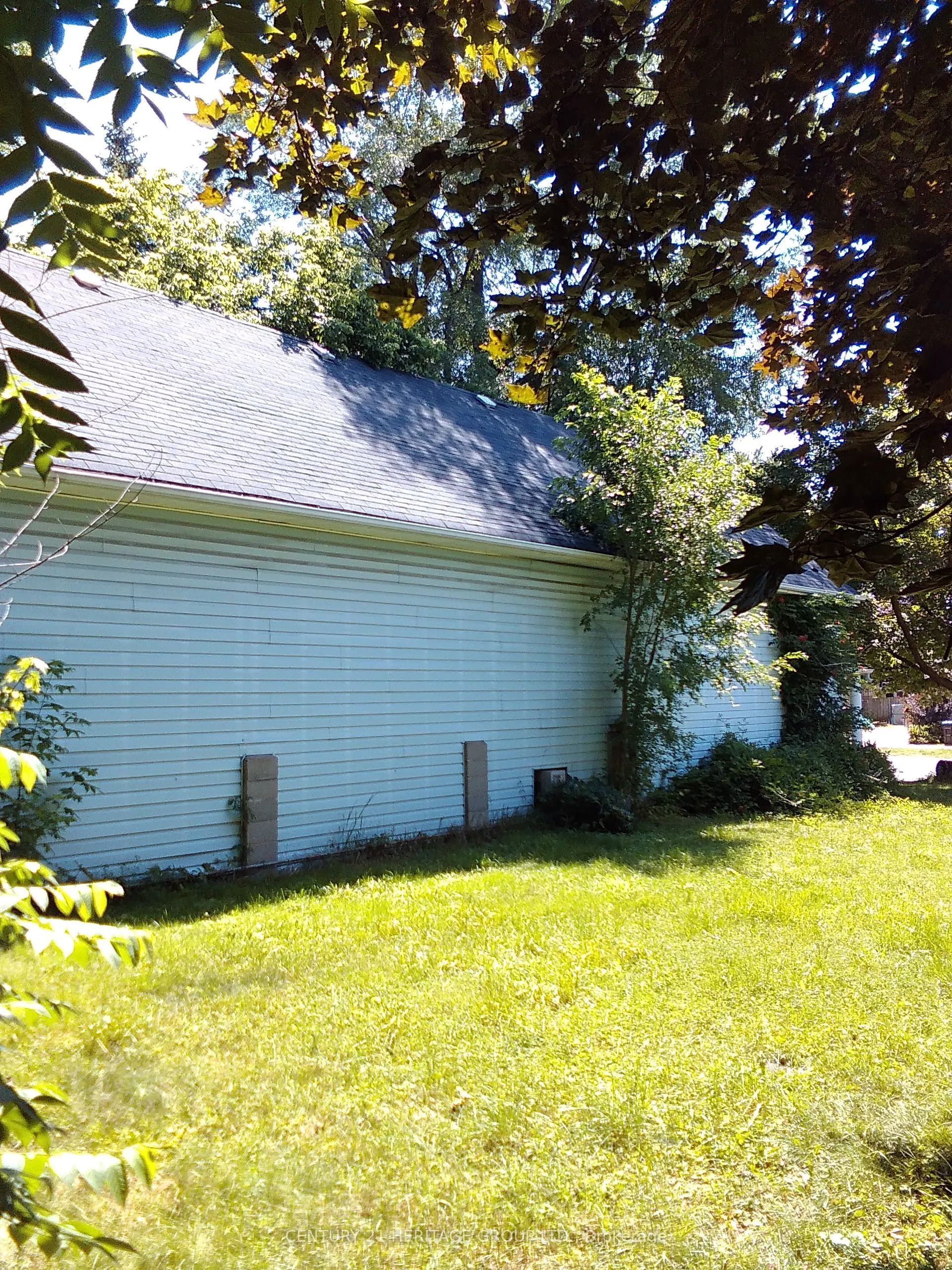 8 Richmond Street W