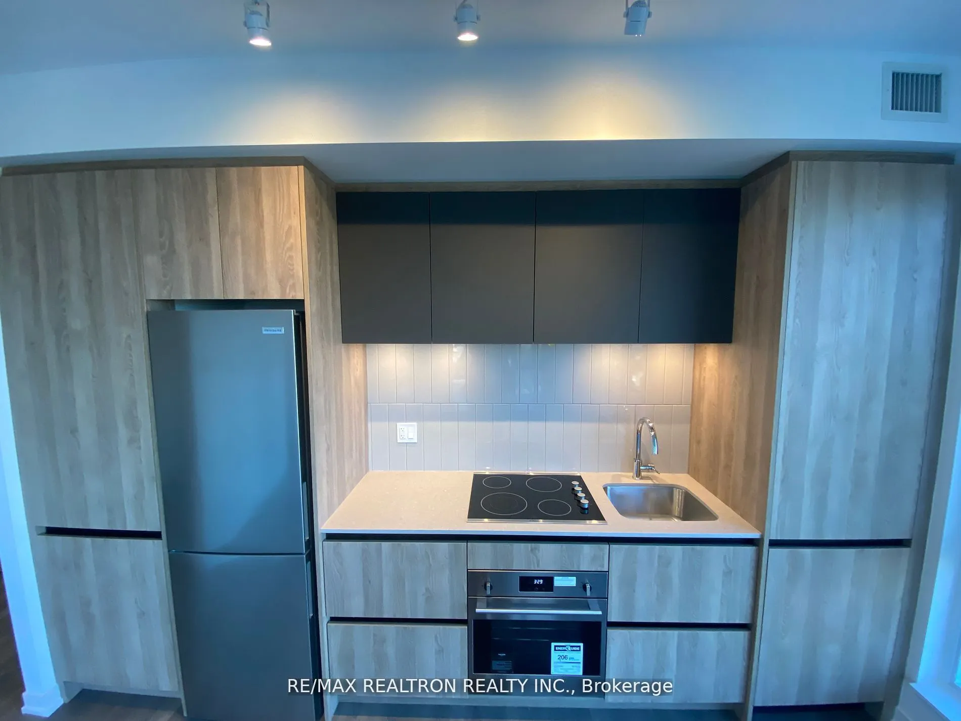 7950 Bathurst Street, #1516