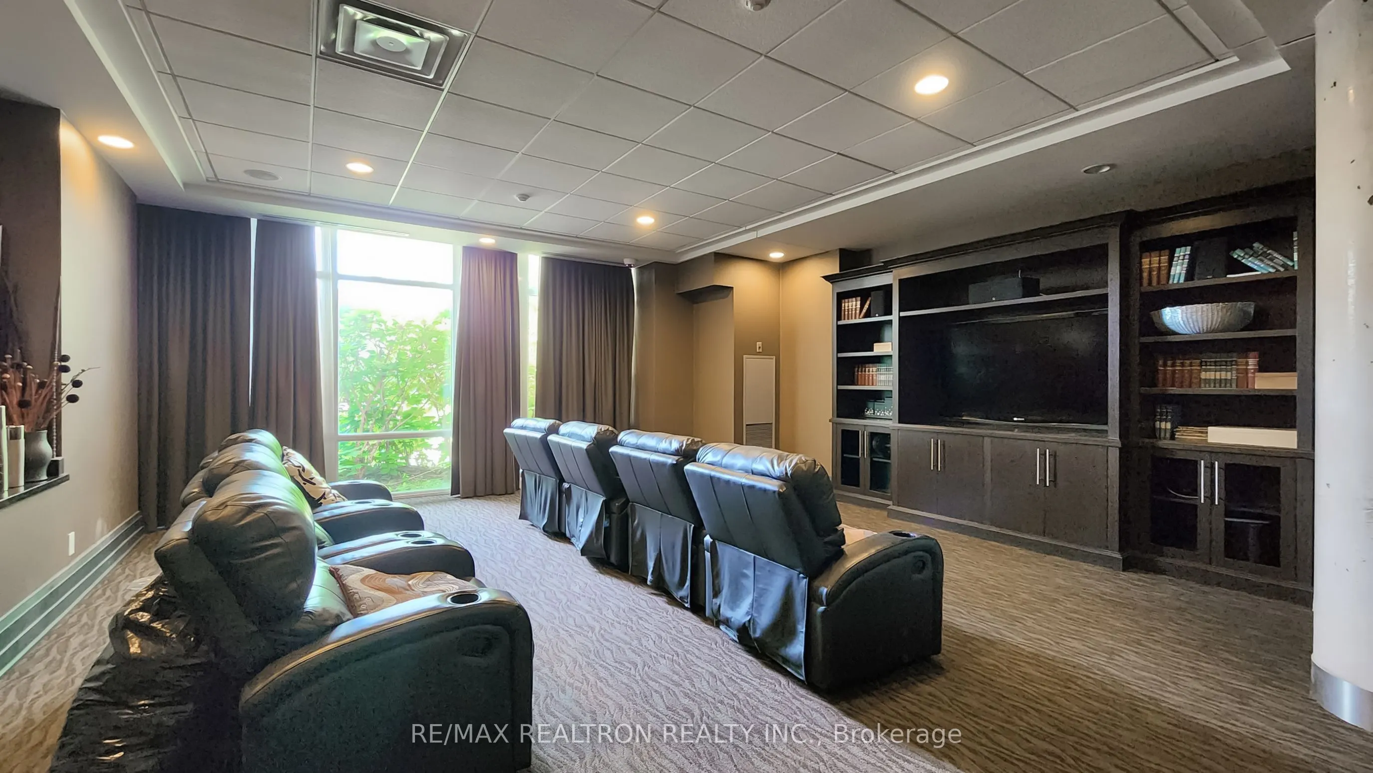 39 Upper Duke Crescent, #413