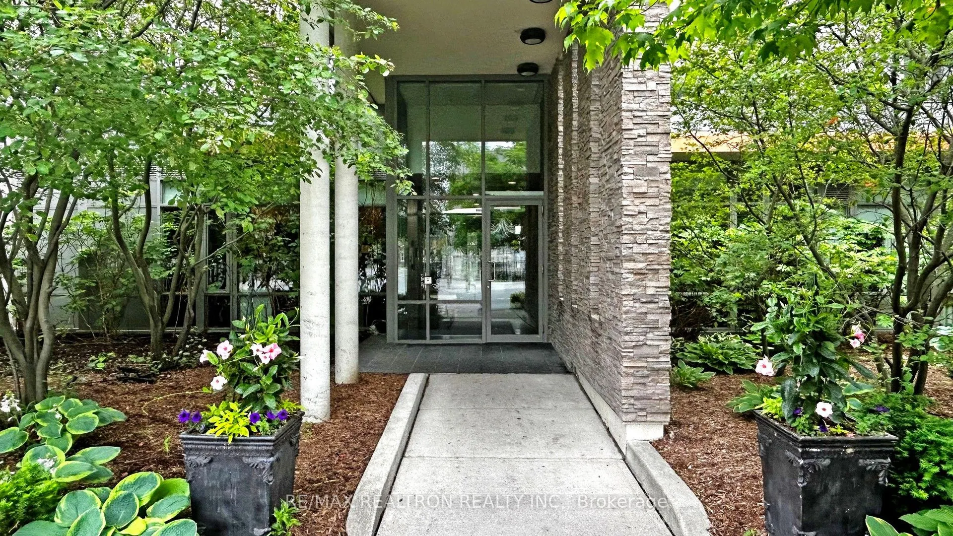 39 Upper Duke Crescent, #413