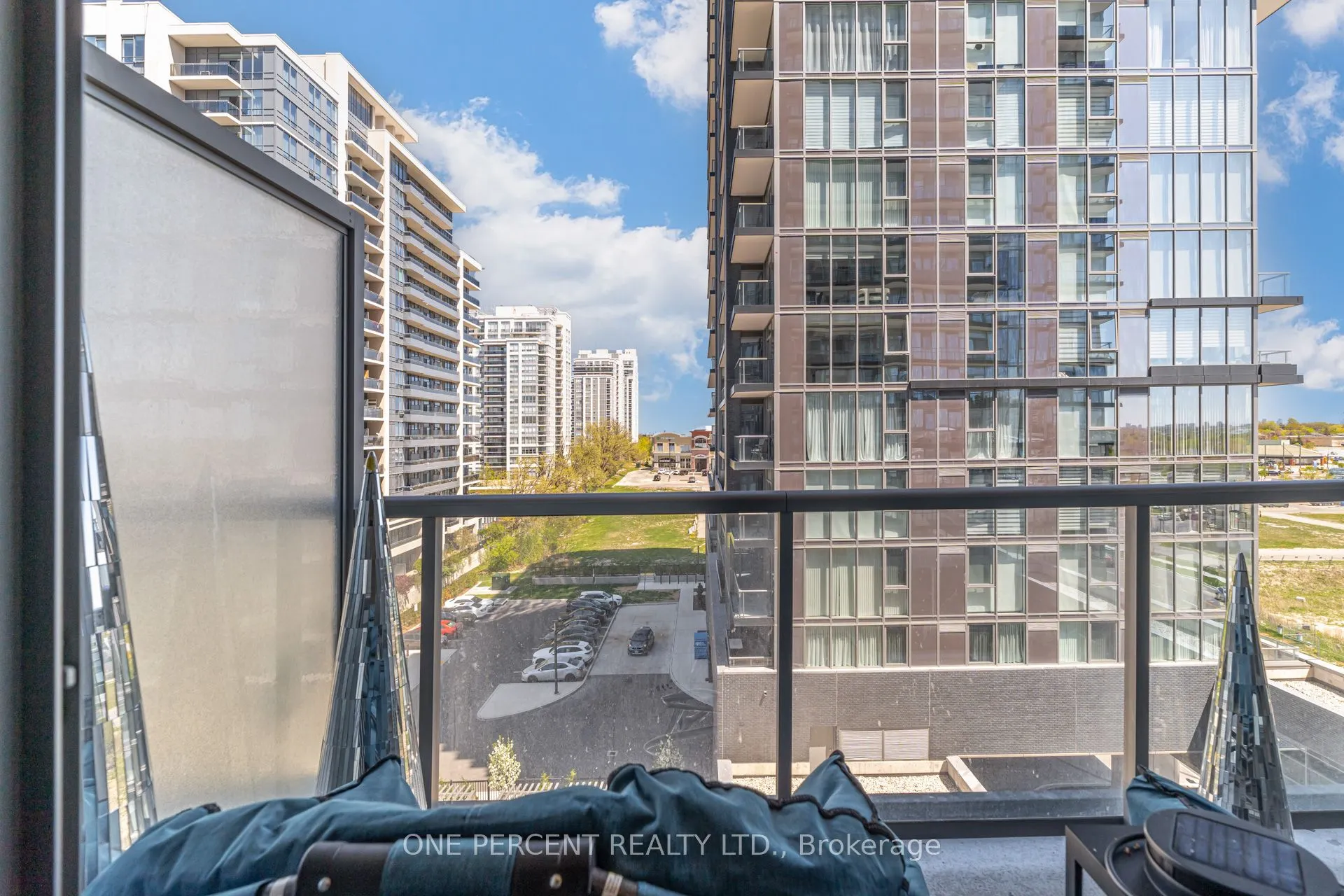 10 Gatineau Drive, #615