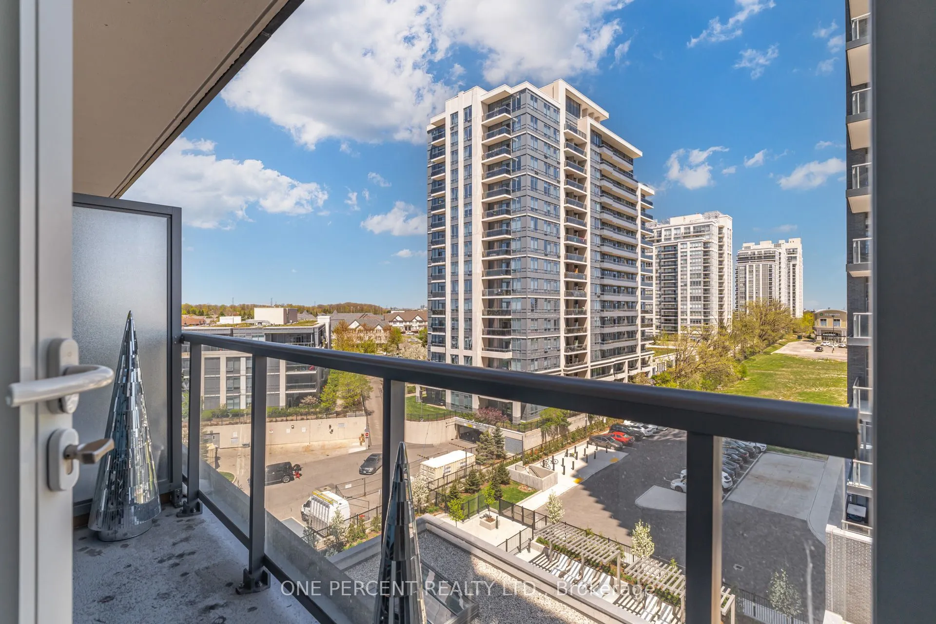 10 Gatineau Drive, #615