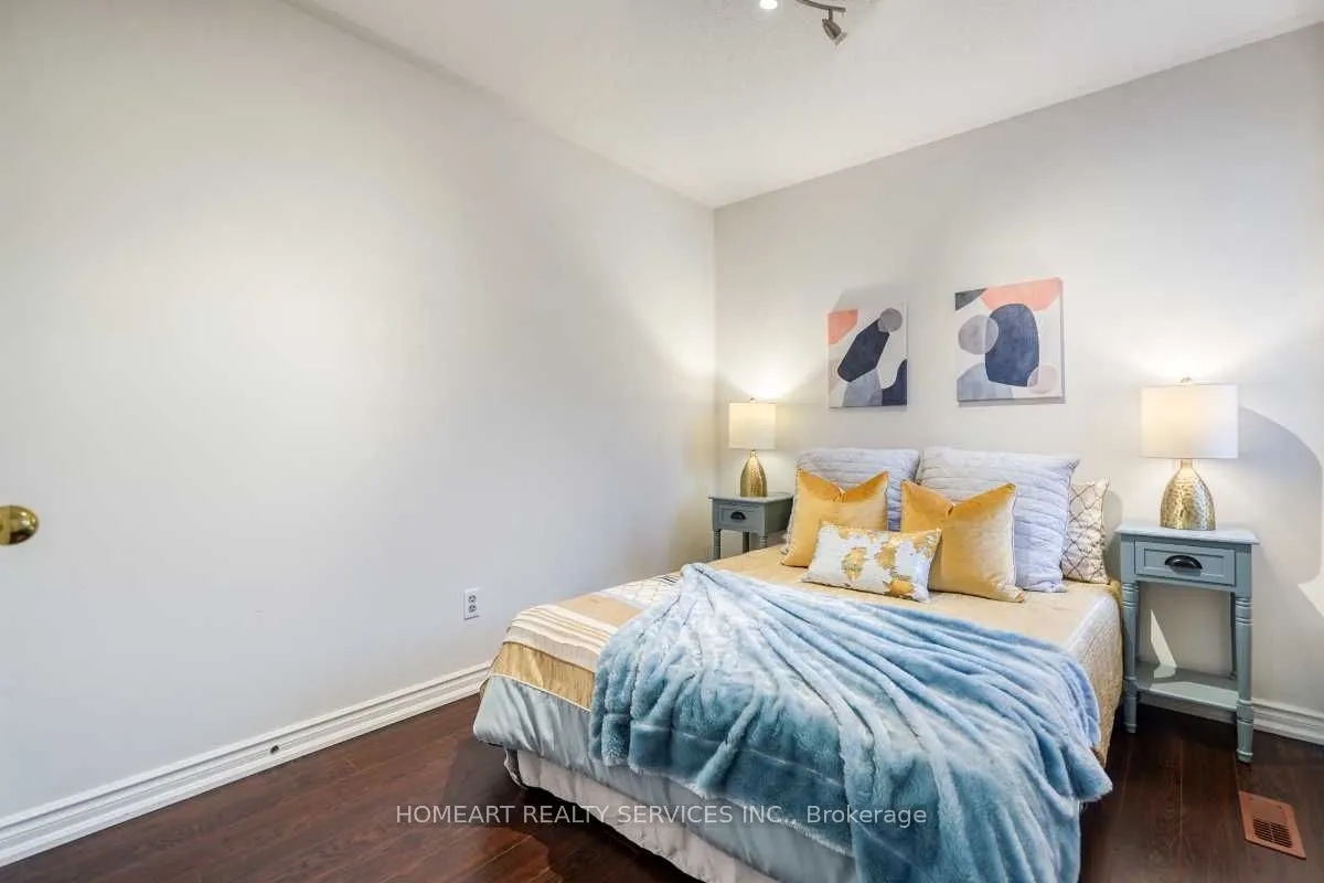 47 Breezeway Crescent