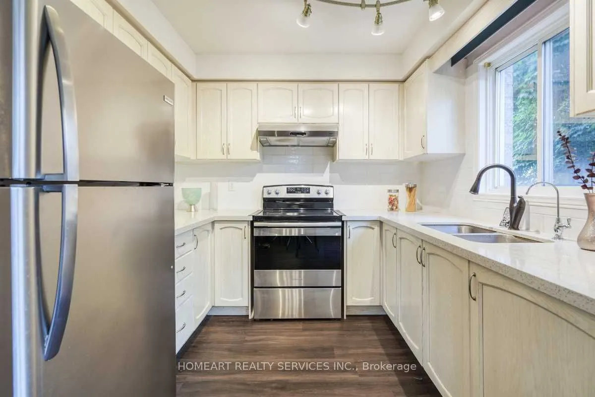 47 Breezeway Crescent