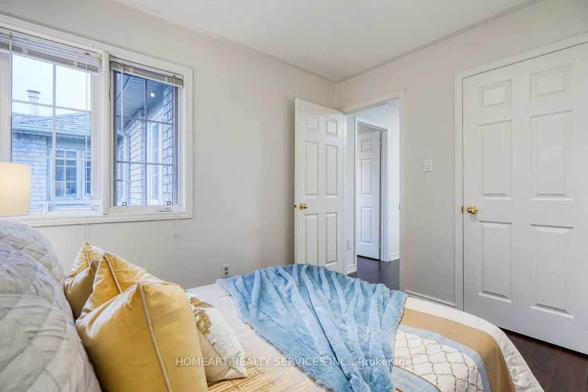 47 Breezeway Crescent