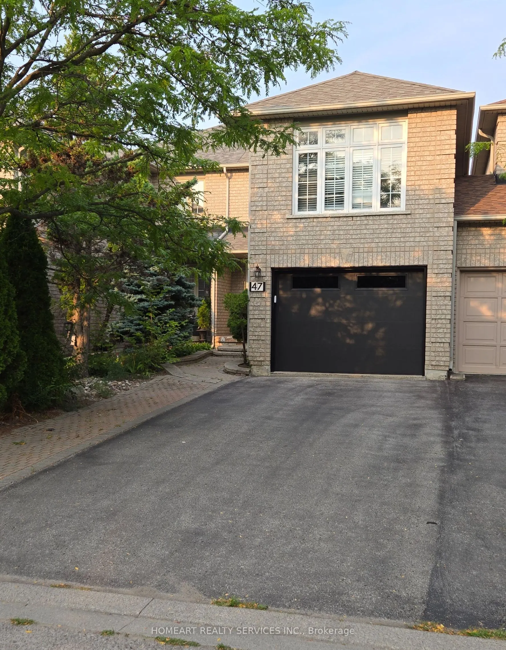 47 Breezeway Crescent