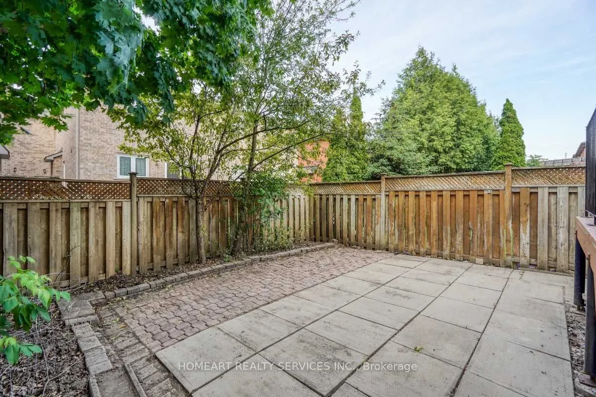 47 Breezeway Crescent