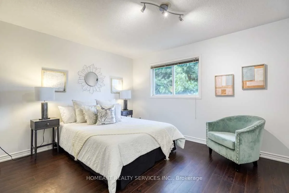 47 Breezeway Crescent