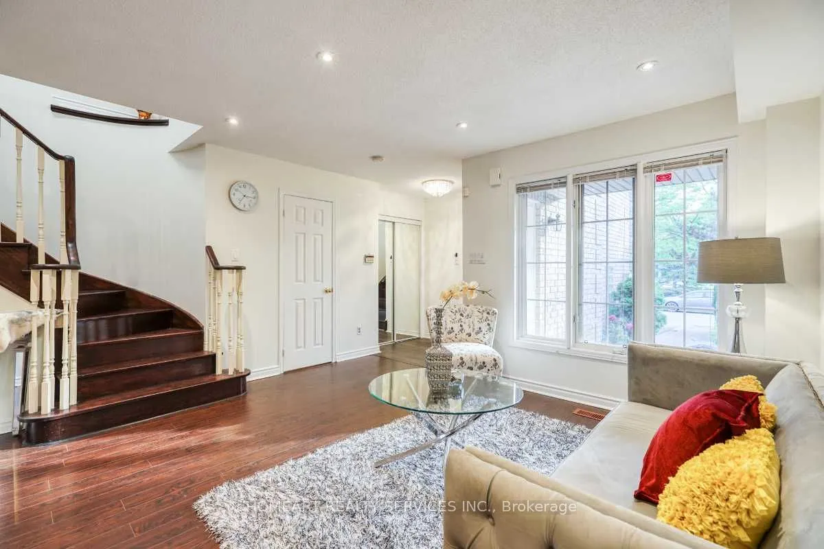 47 Breezeway Crescent