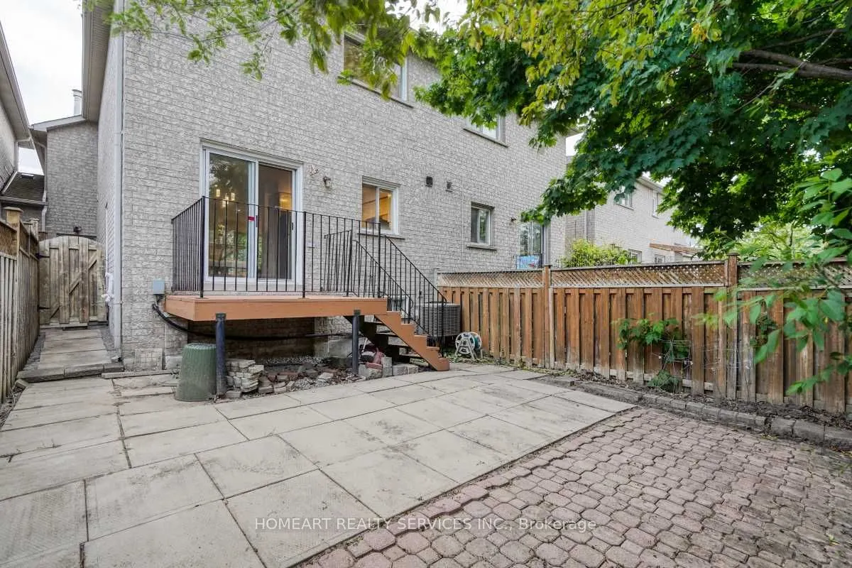 47 Breezeway Crescent