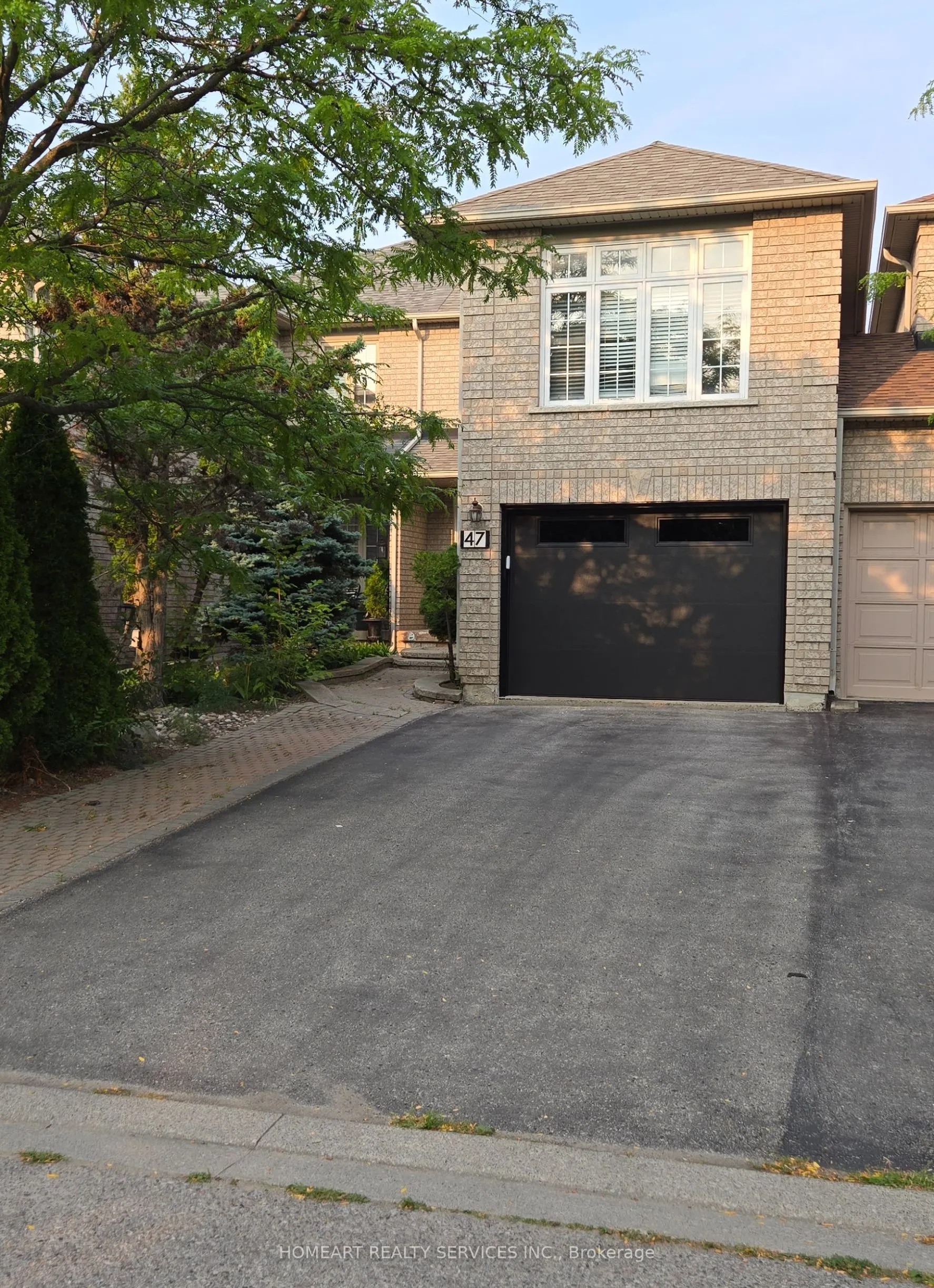 47 Breezeway Crescent