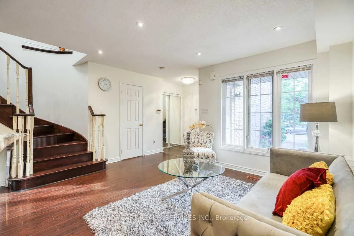 47 Breezeway Crescent