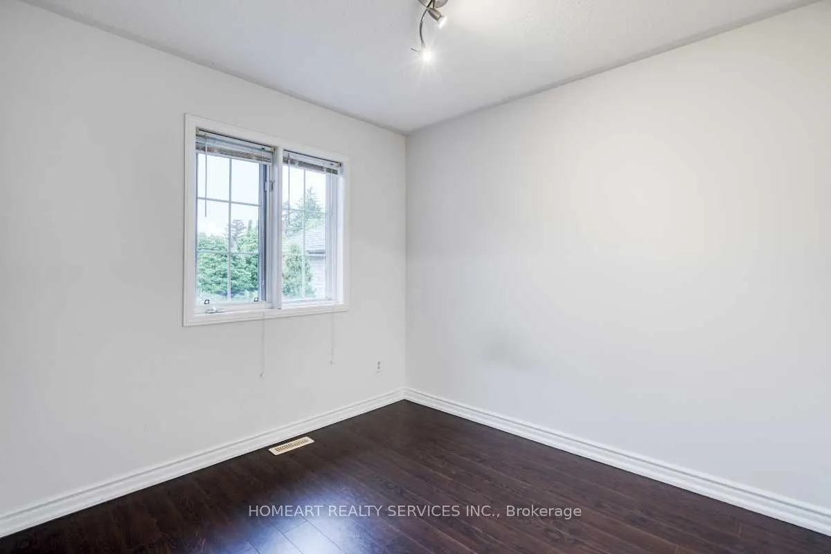 47 Breezeway Crescent