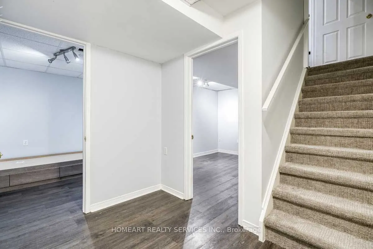 47 Breezeway Crescent