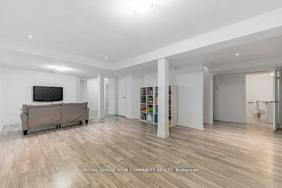 26 Millcroft Way
