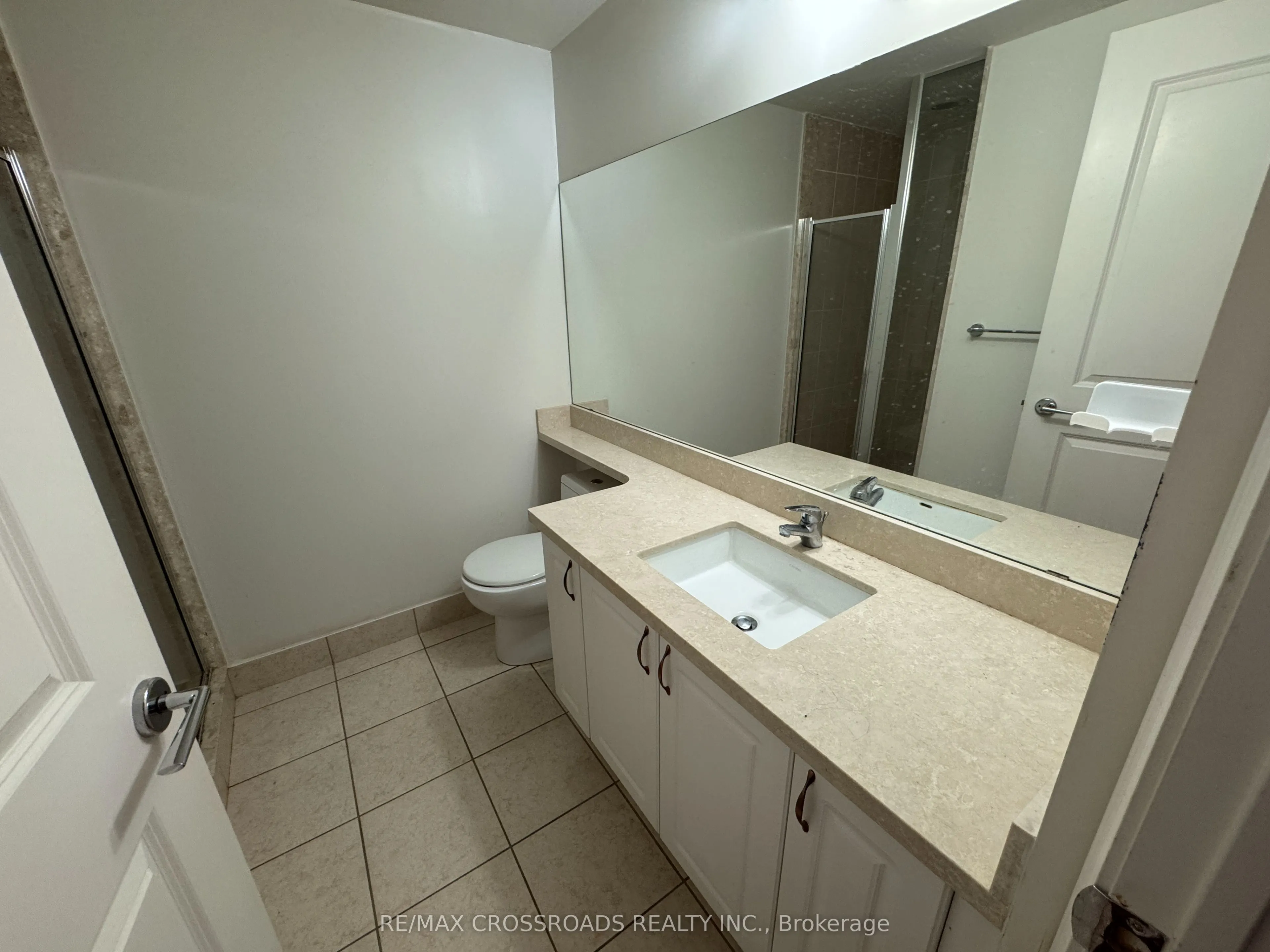 131 Upper Duke Crescent, #313