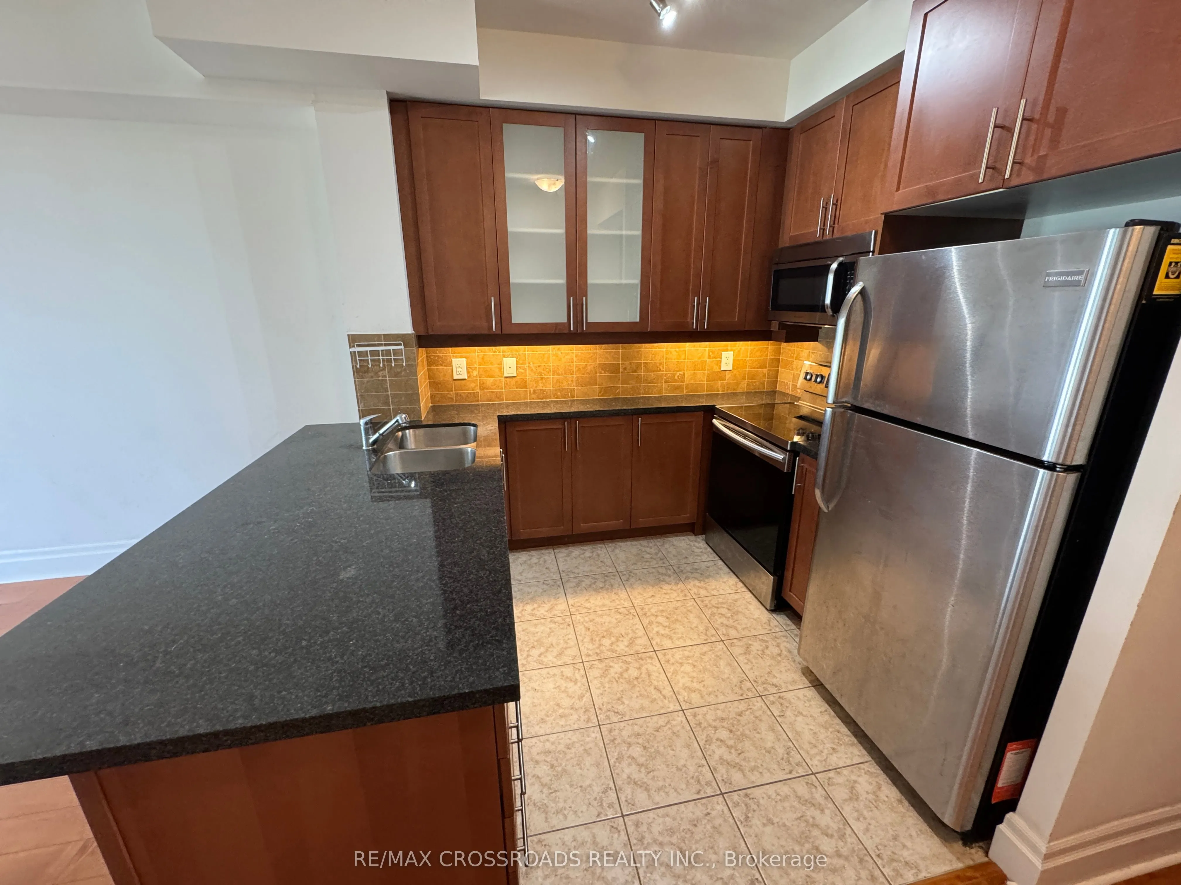 131 Upper Duke Crescent, #313