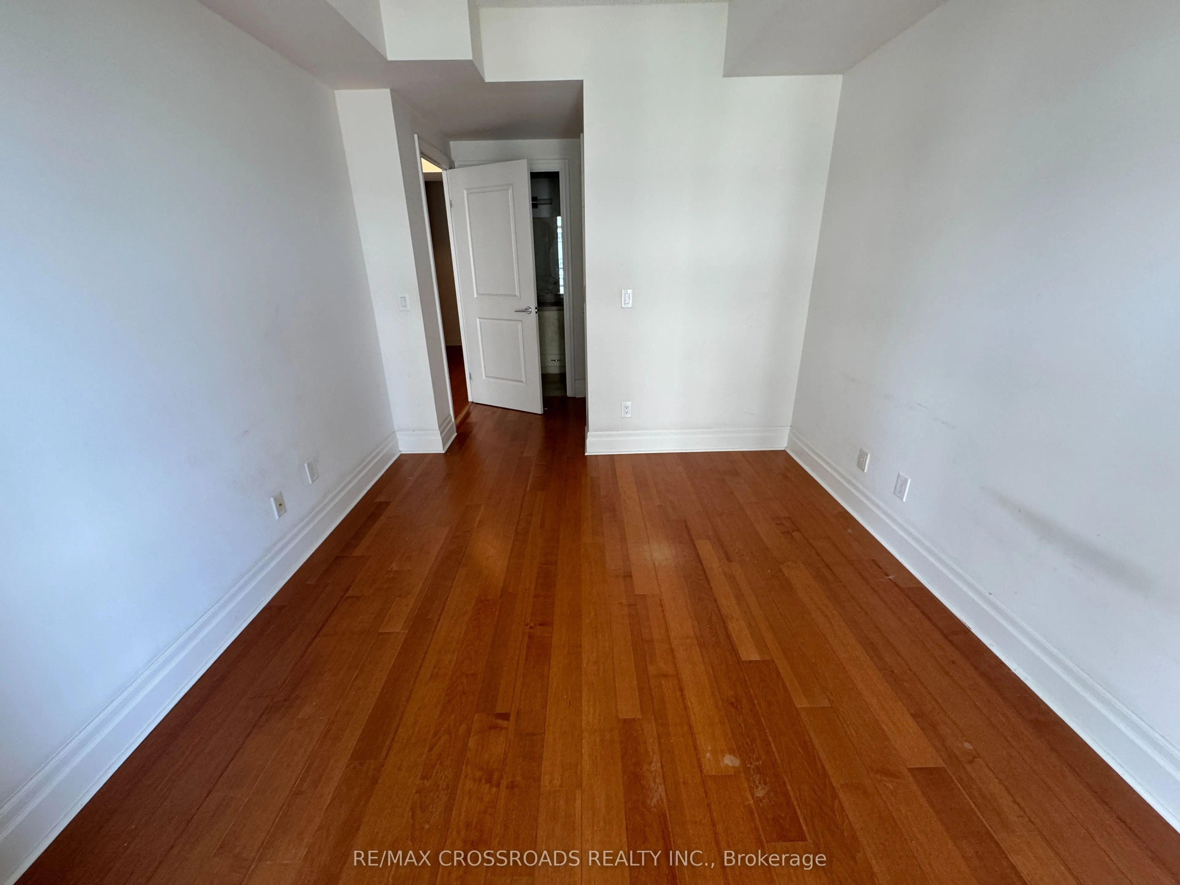 131 Upper Duke Crescent, #313