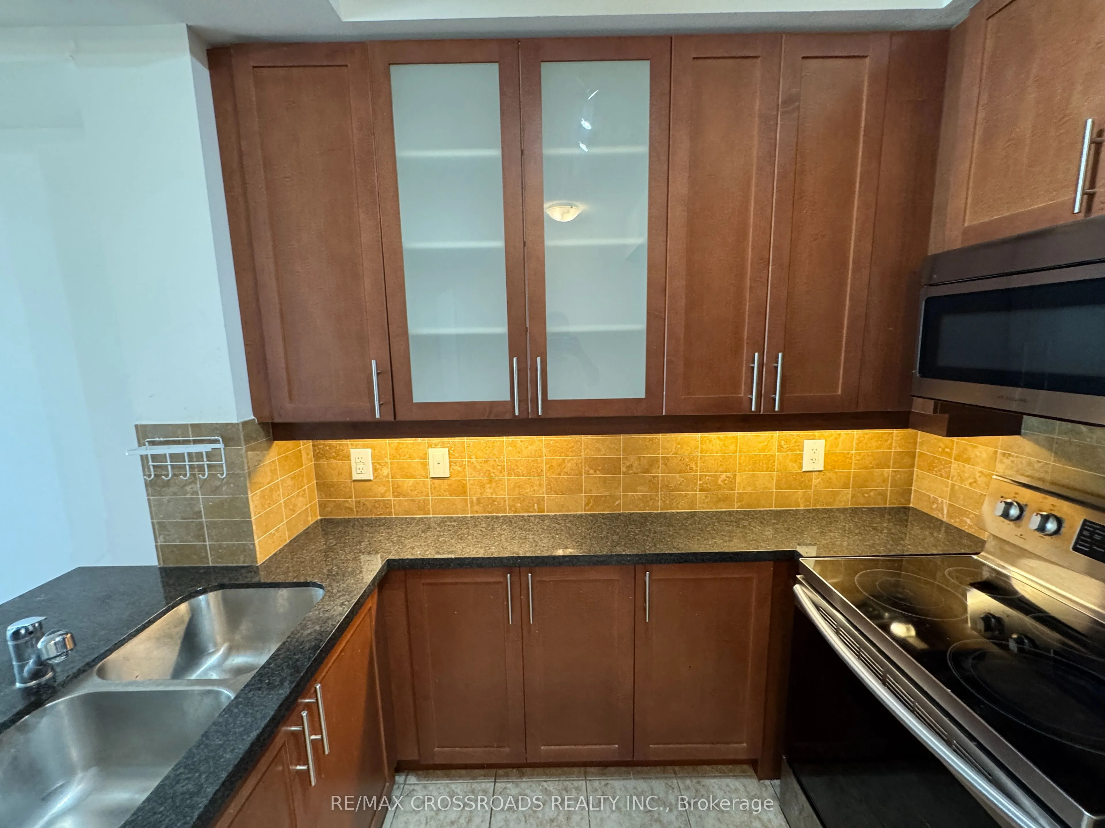 131 Upper Duke Crescent, #313