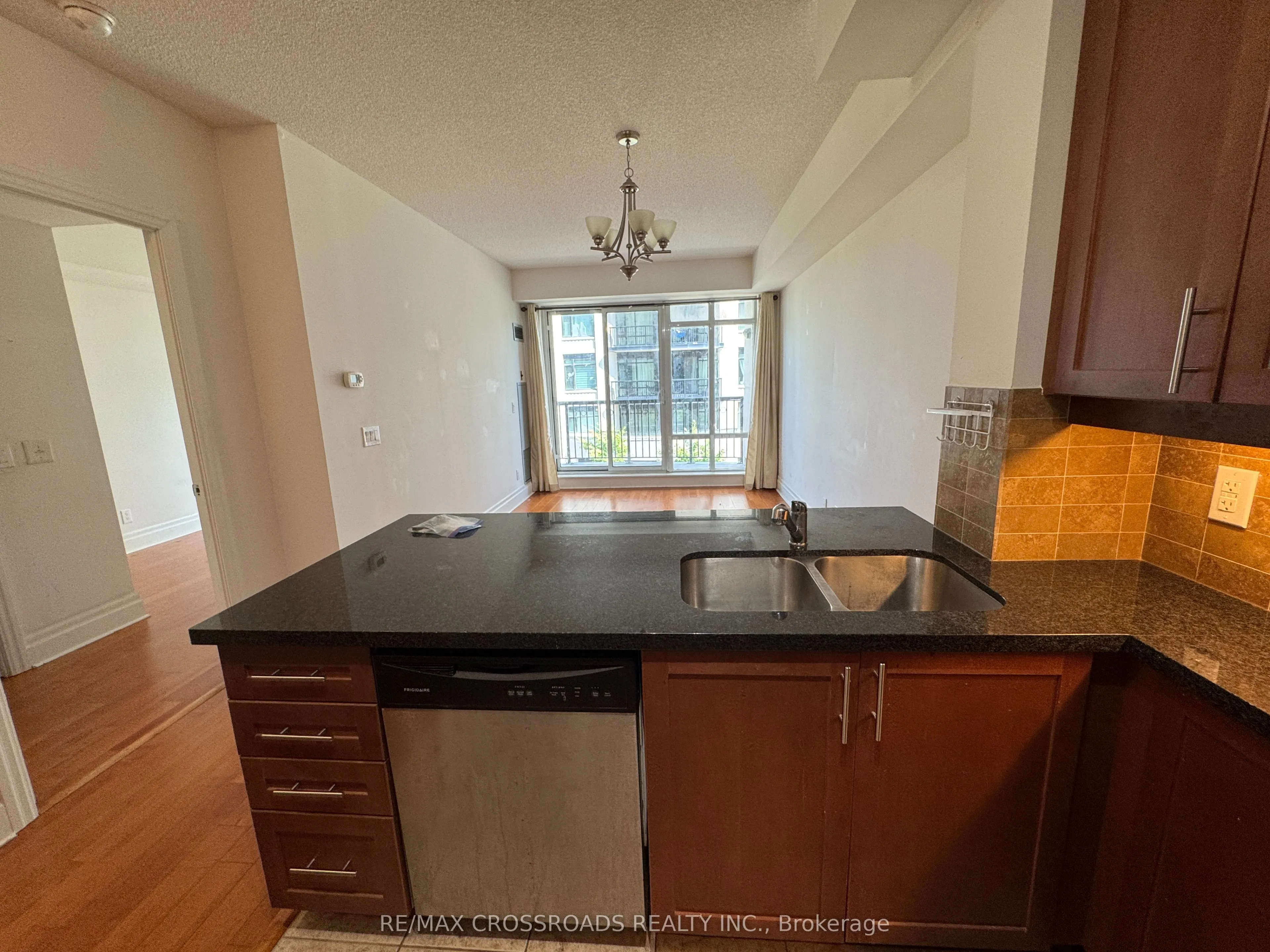 131 Upper Duke Crescent, #313