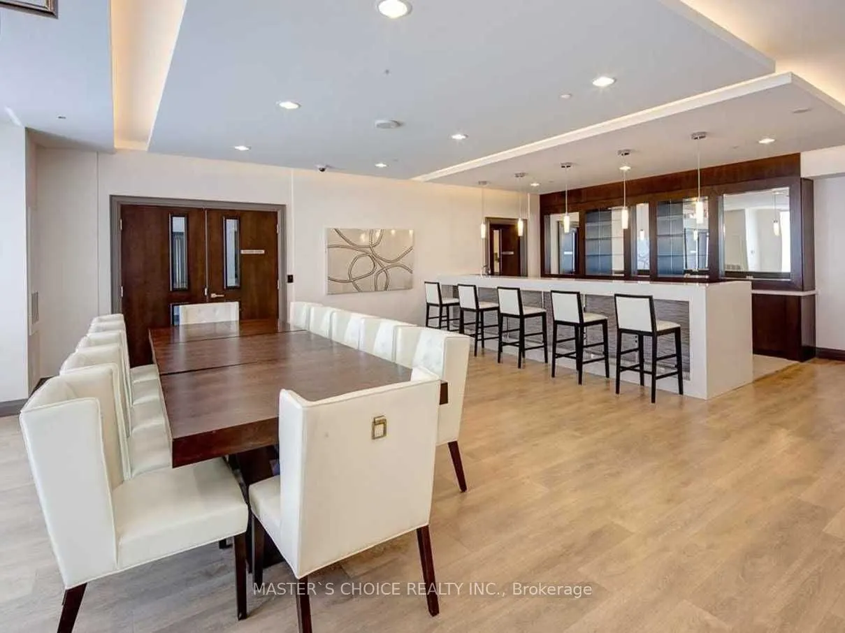 7161 Yonge Street, #2622