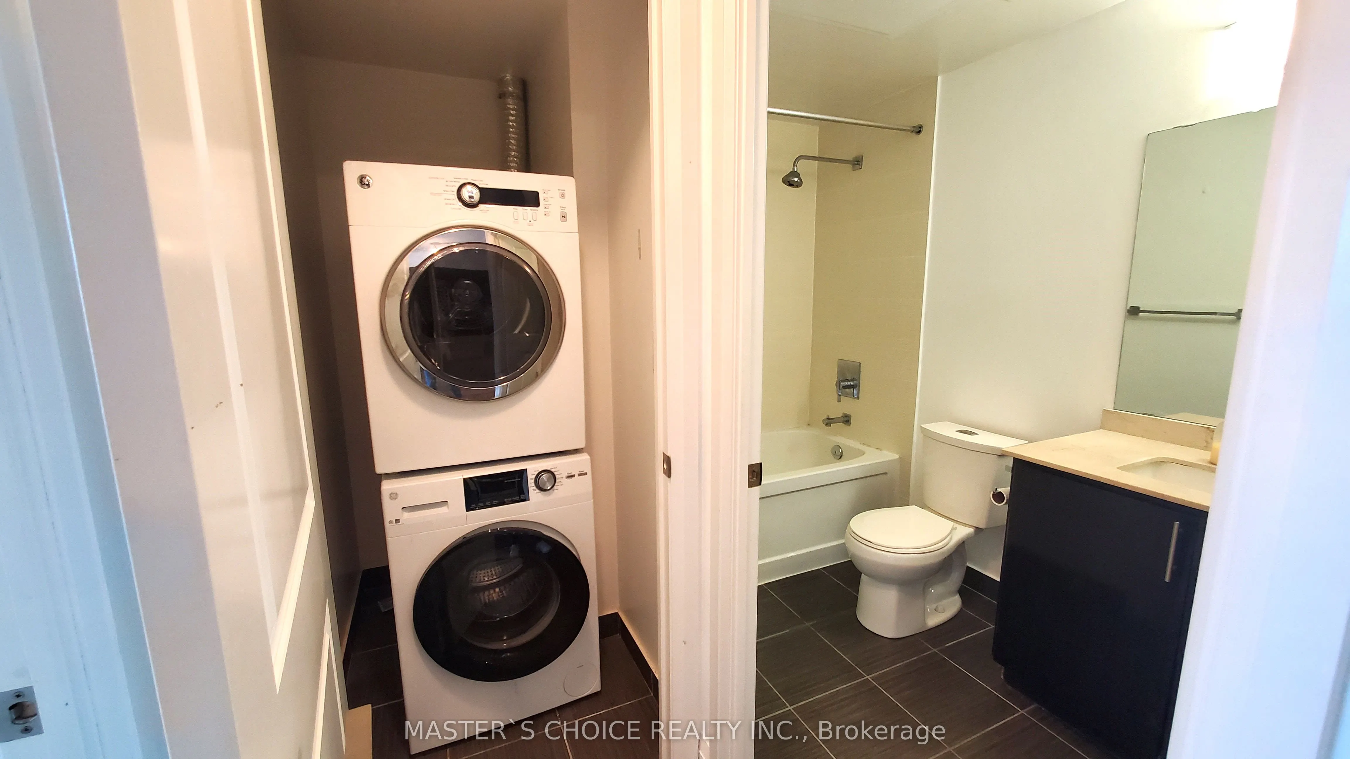 7161 Yonge Street, #2622