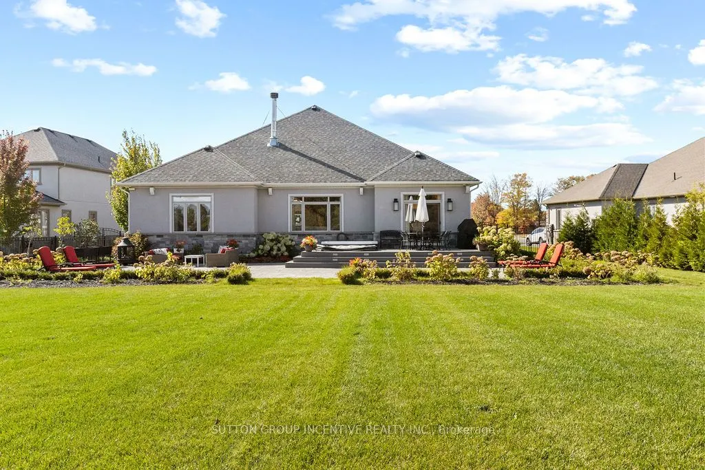 327 Sunnybrae Avenue
