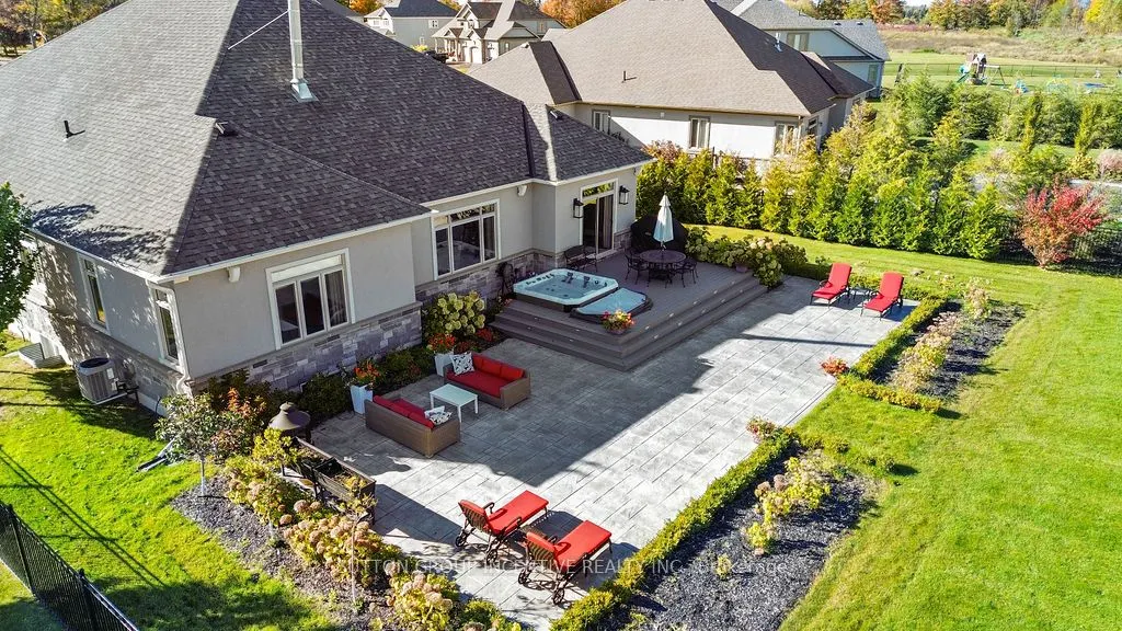 327 Sunnybrae Avenue